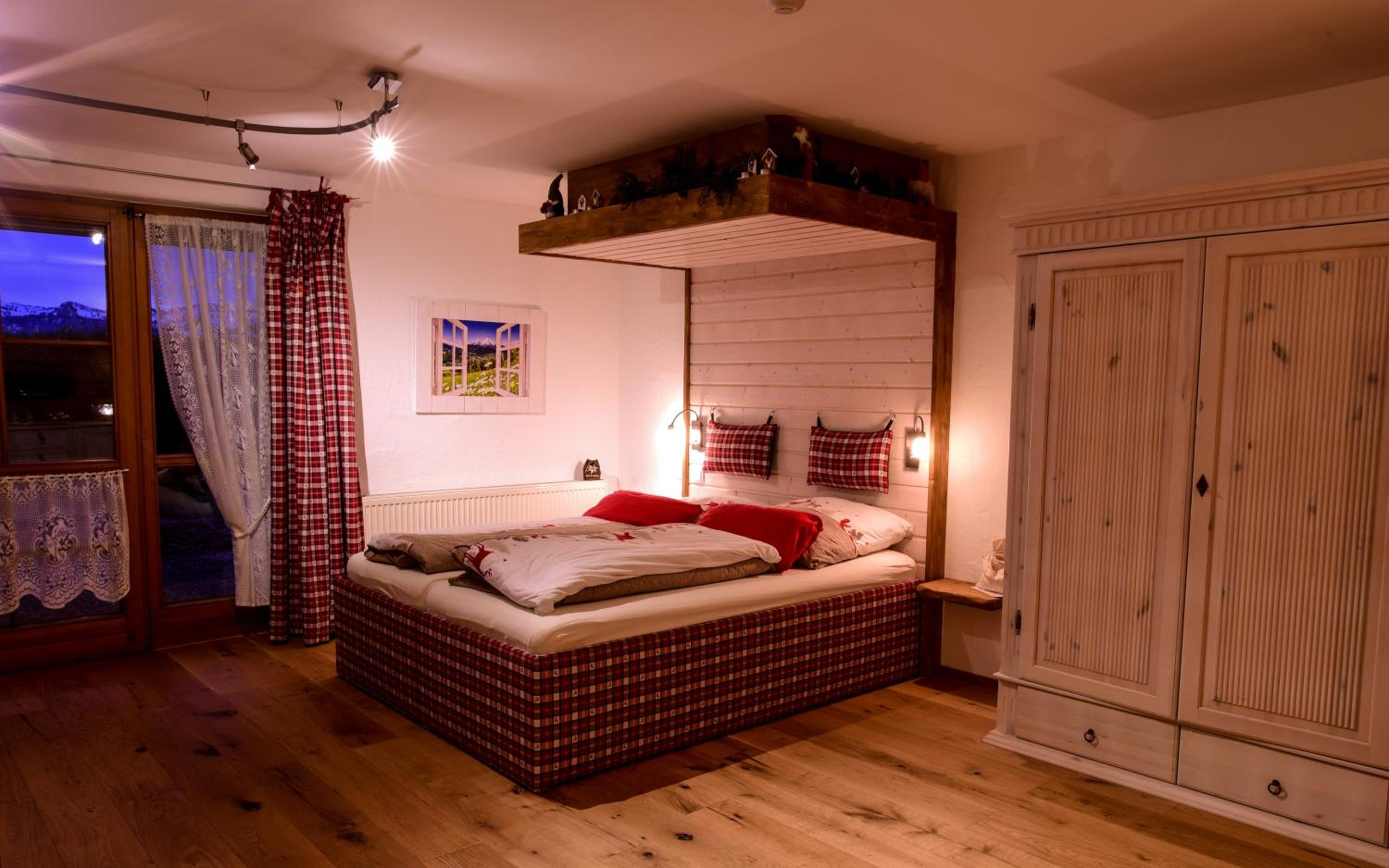 Deluxe Studio Apartment - no pets allowed  photo 2