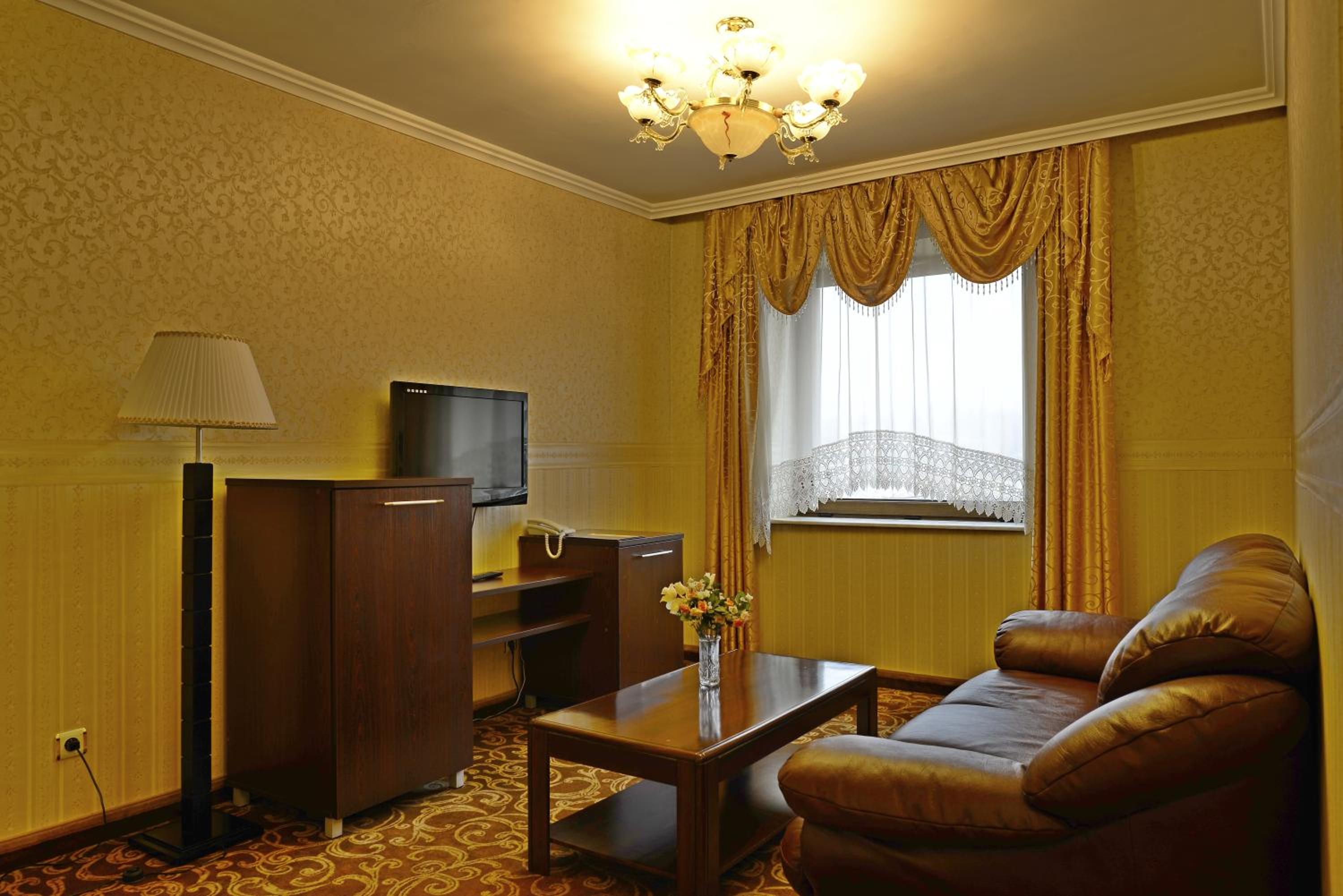 One-Bedroom Suite photo 3