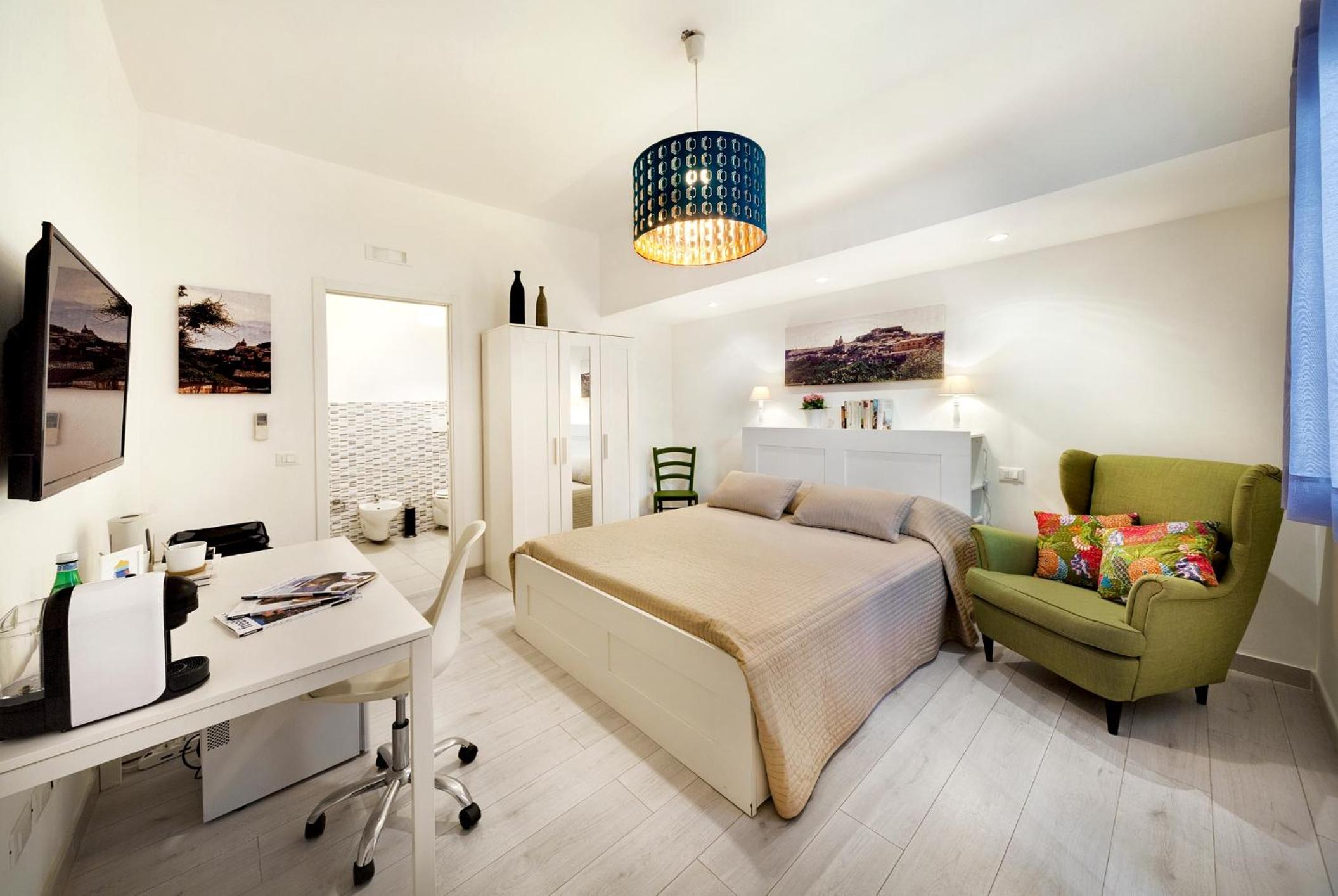 Double Room with Private Bathroom photo 1