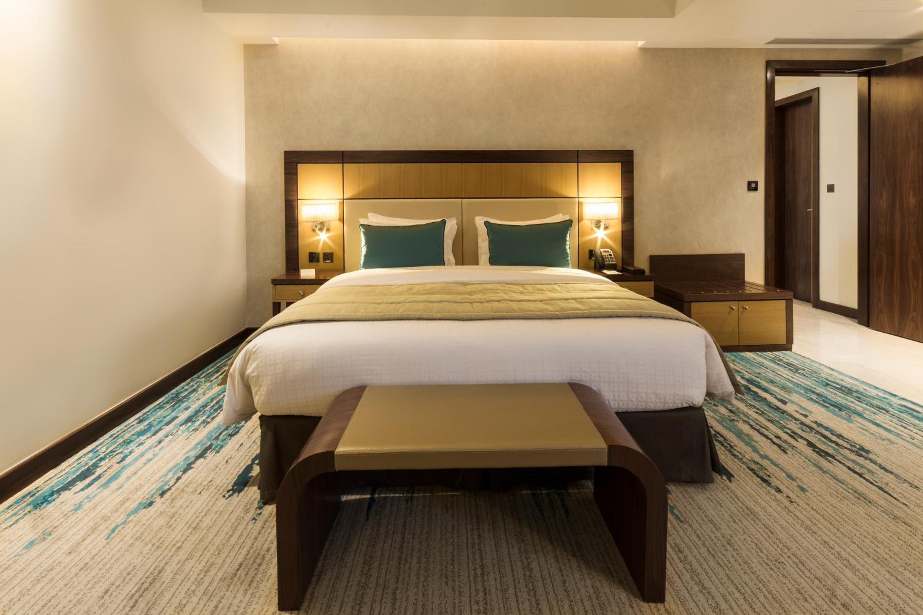 Executive Suite (Free transfers to the beach and selected malls & 20% discount on F&B & Spa)