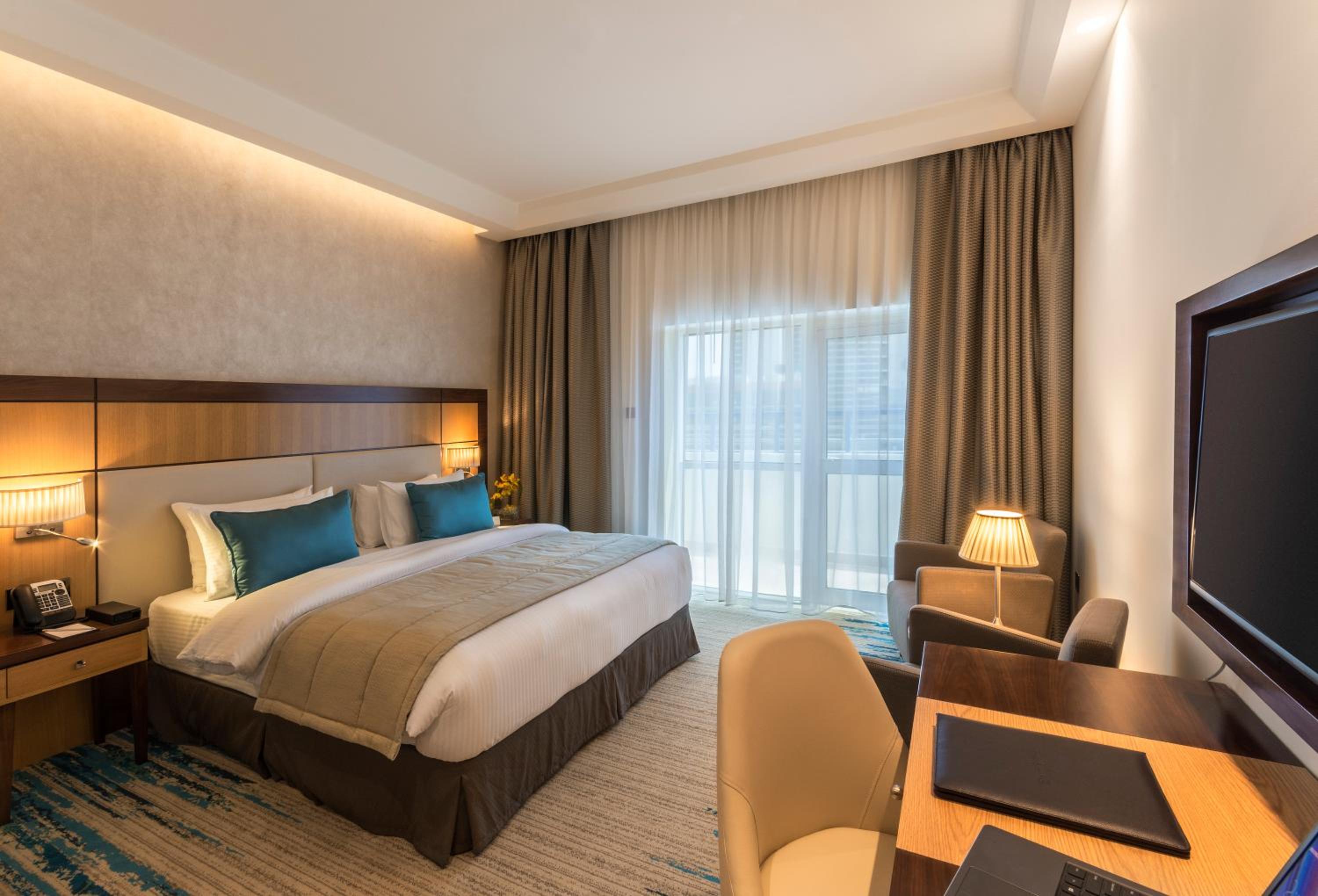 Deluxe King Room (Free transfers to the beach and selected malls & 20% discount on F&B & Spa)