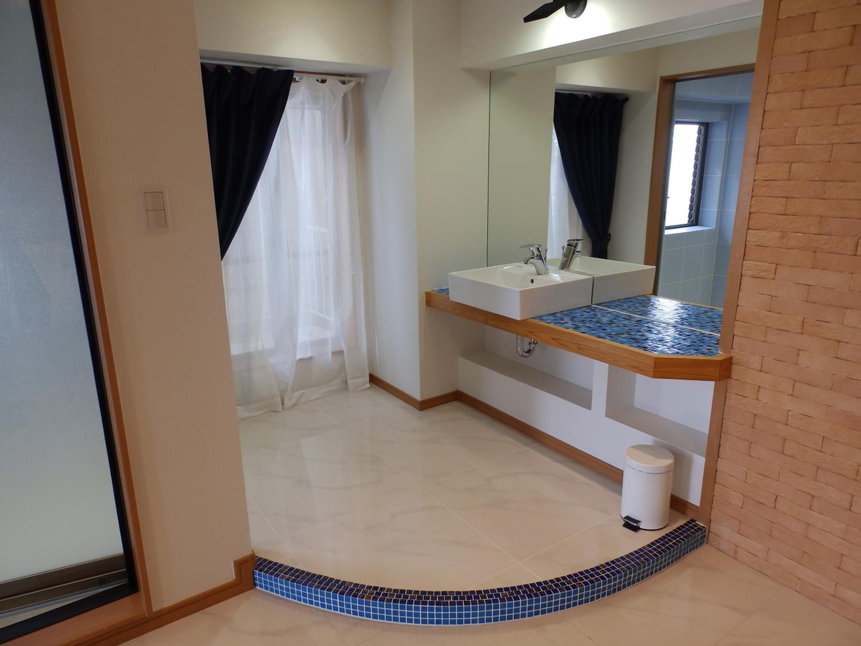 Superior Suite with Sea View - Photo 10
