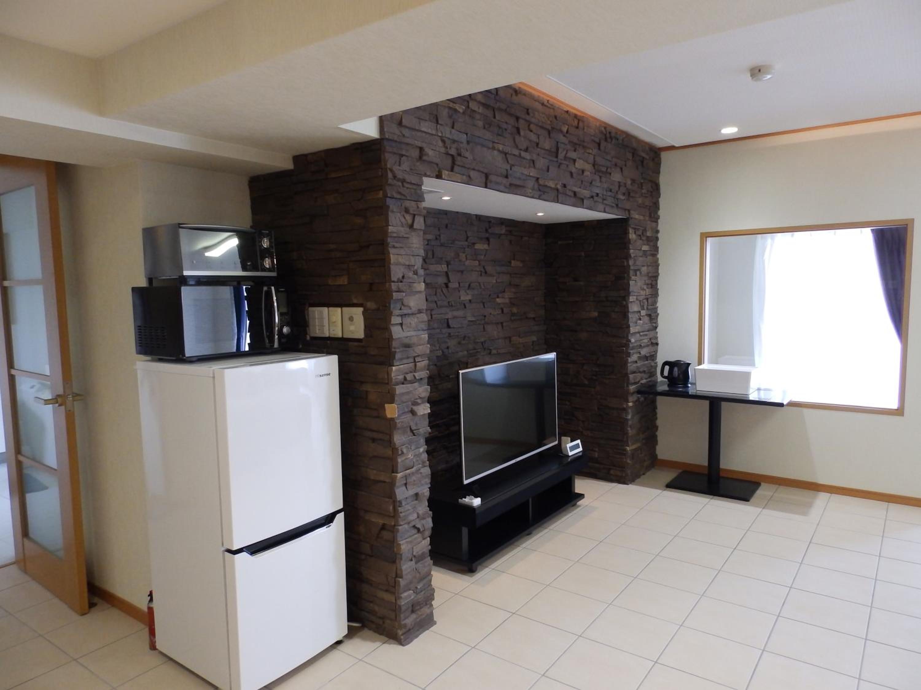 Superior Suite with Sea View - Photo 11