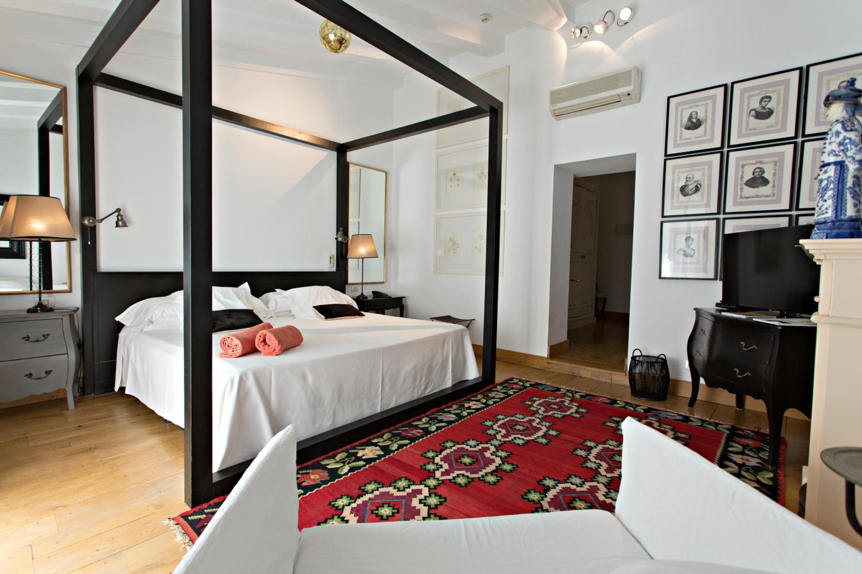 Suite with Terrace photo 3