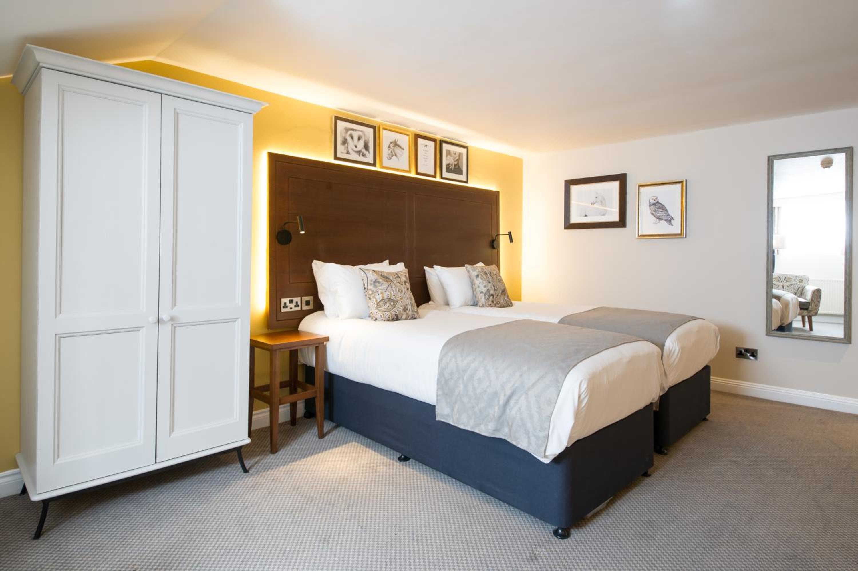 Standard Twin Room photo 2