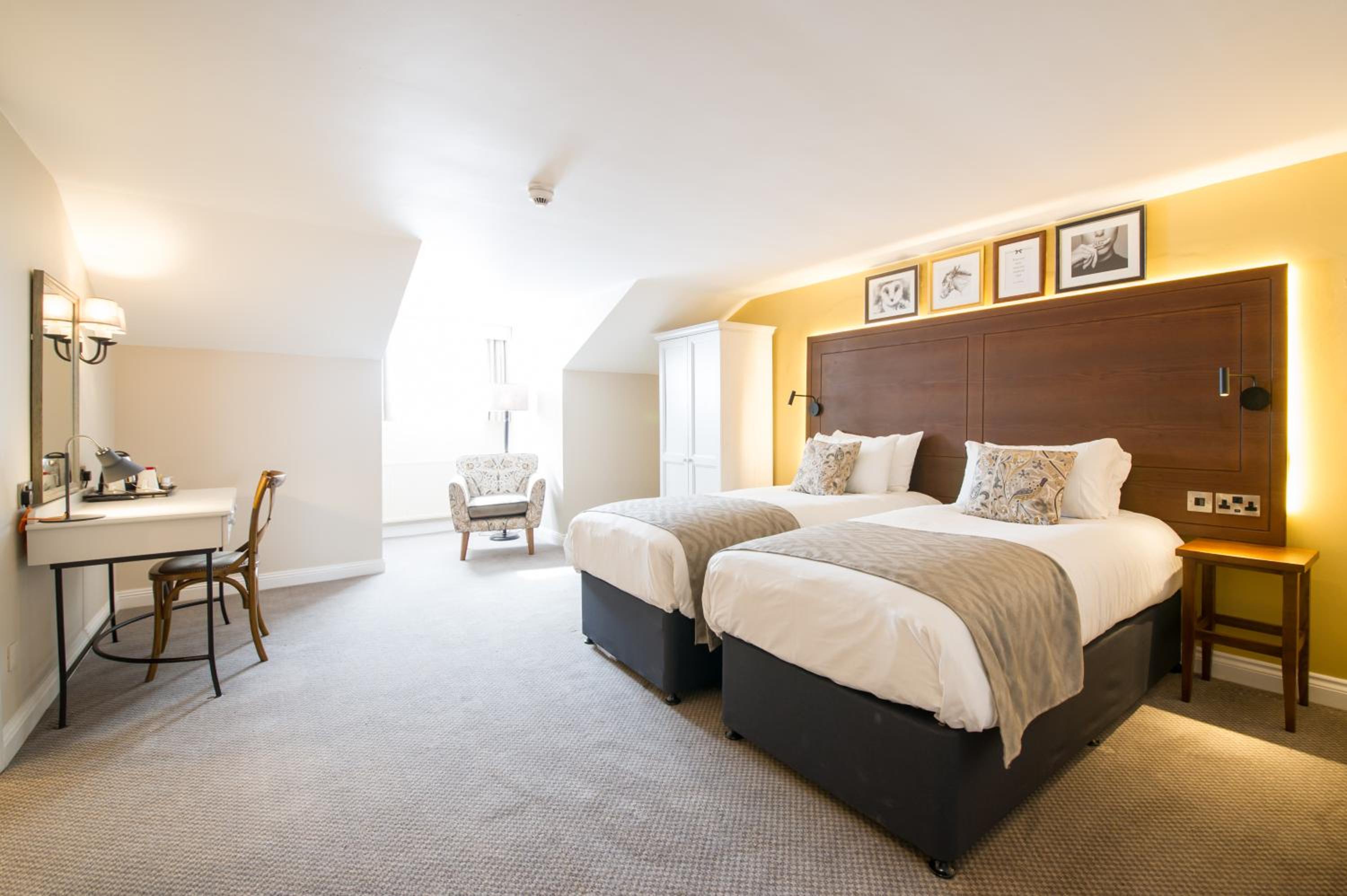 Standard Twin Room photo 3