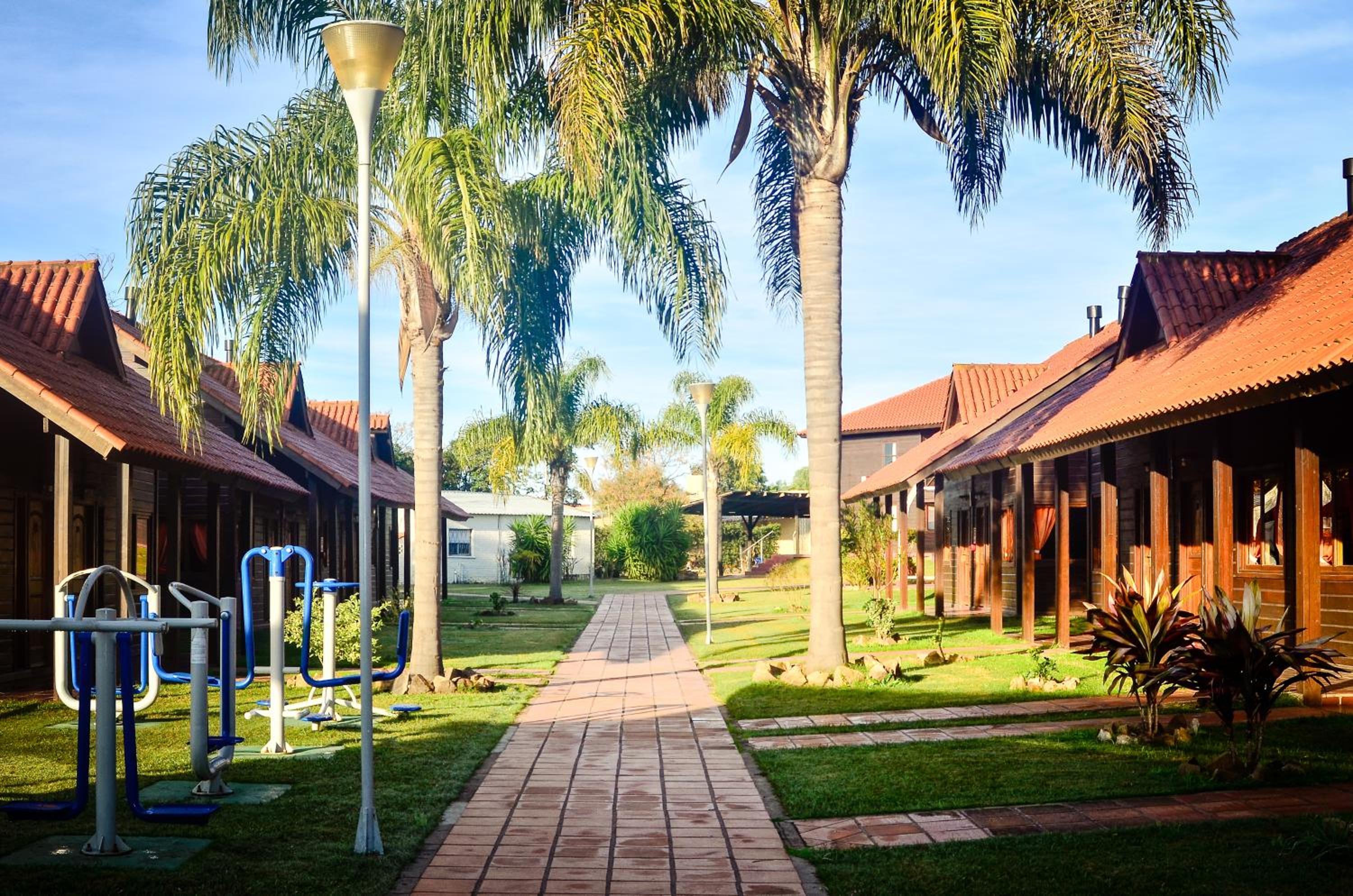 Bungalow (4 Adults)
