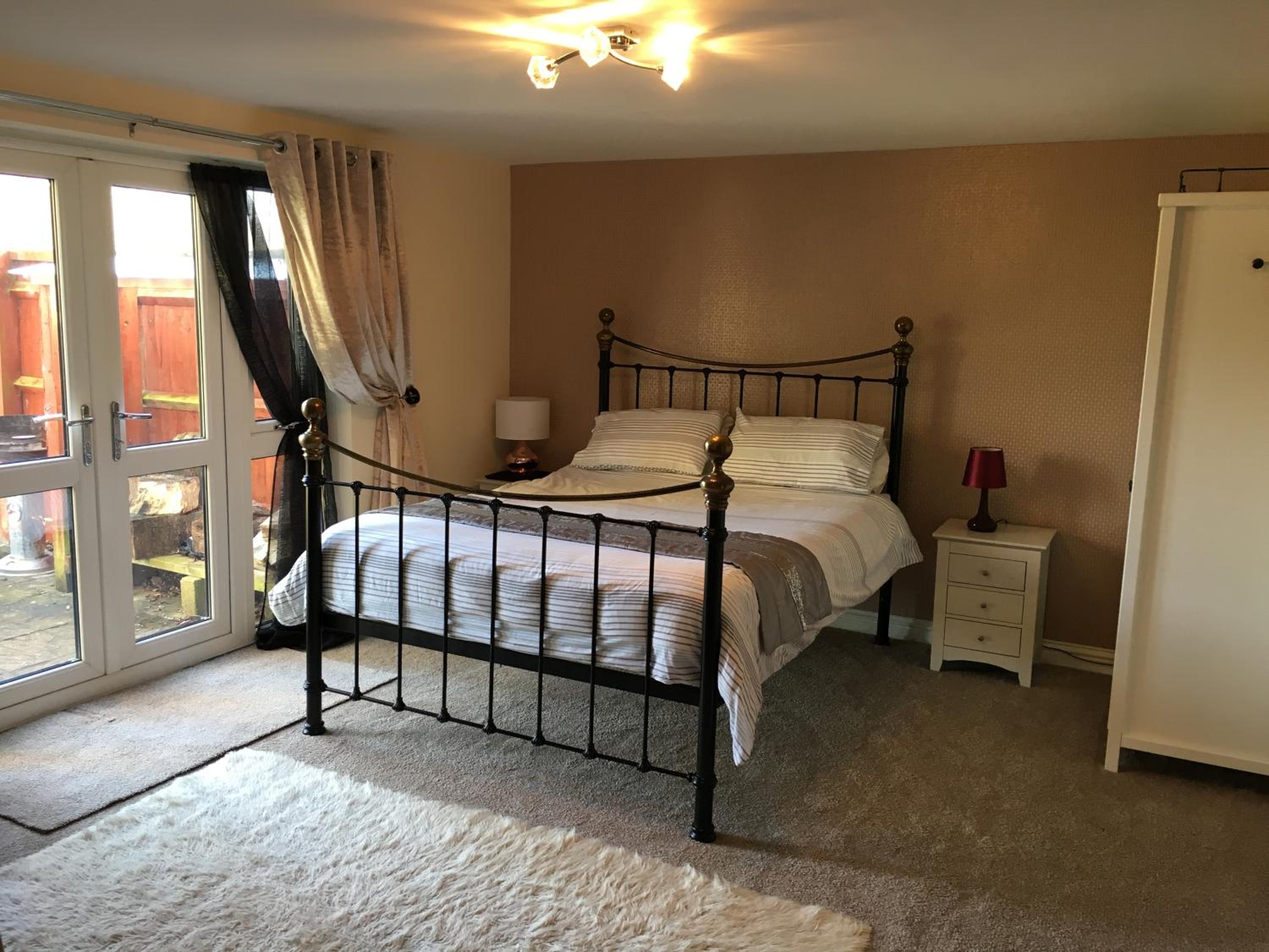 Deluxe King Room photo 1