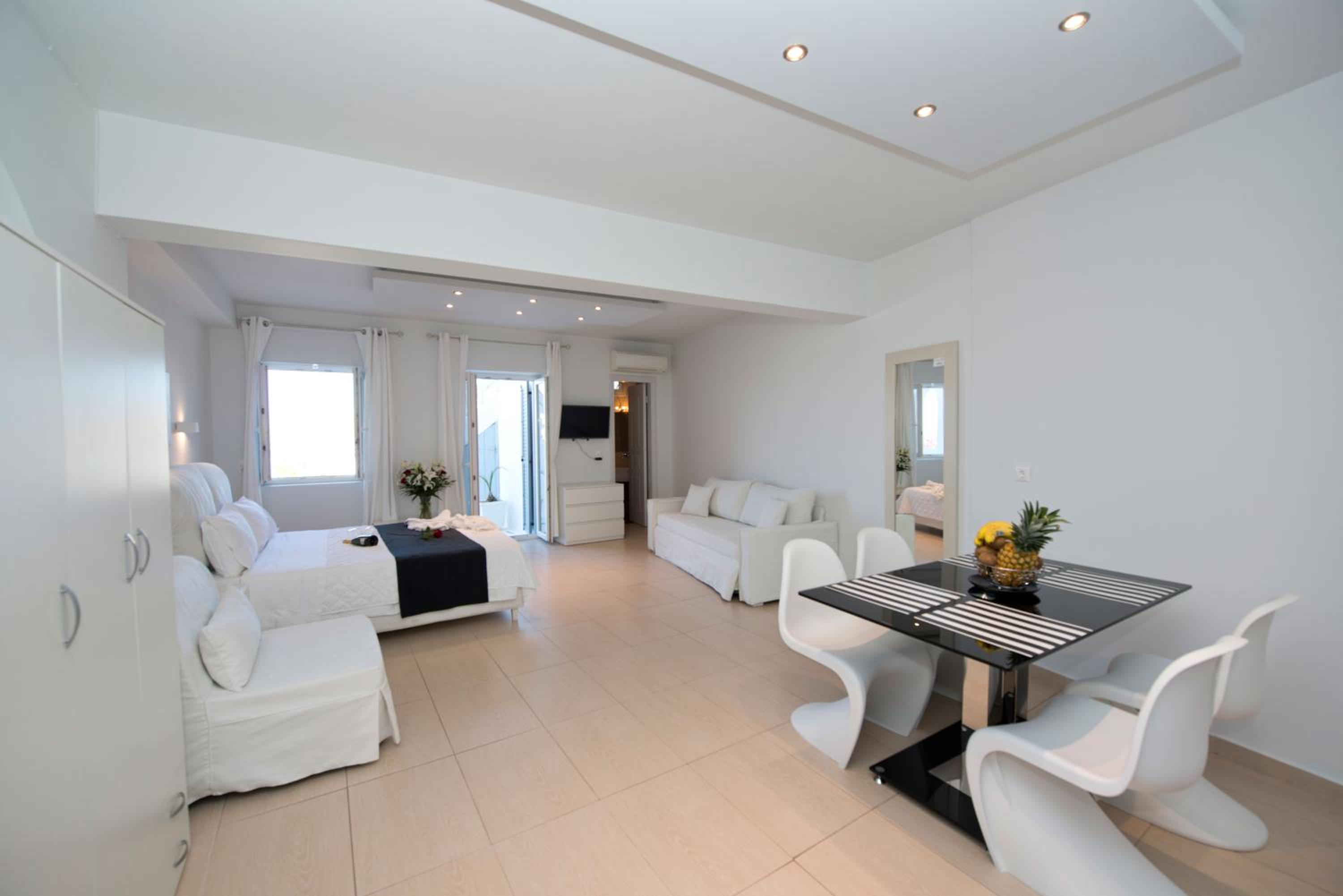 Deluxe Suite with Sea View