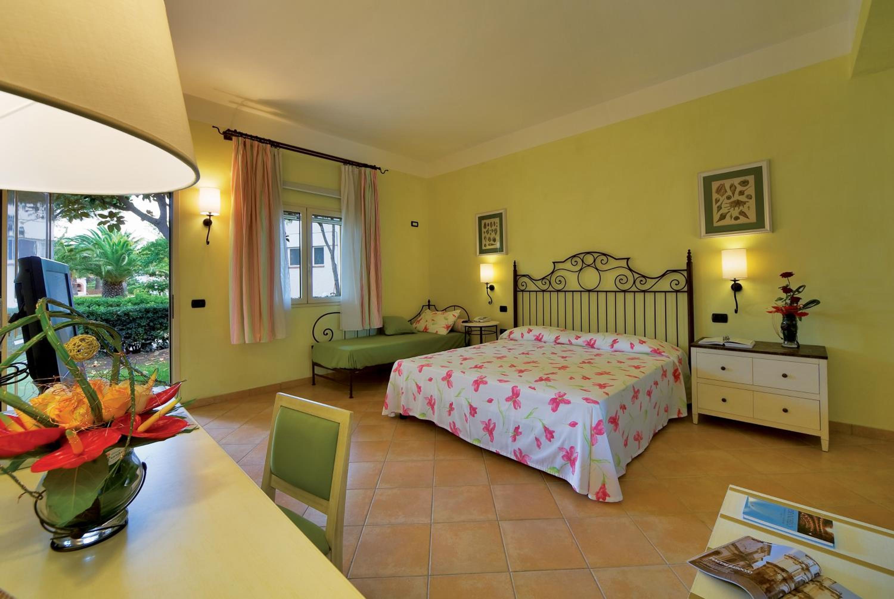 Superior Triple Room photo 3