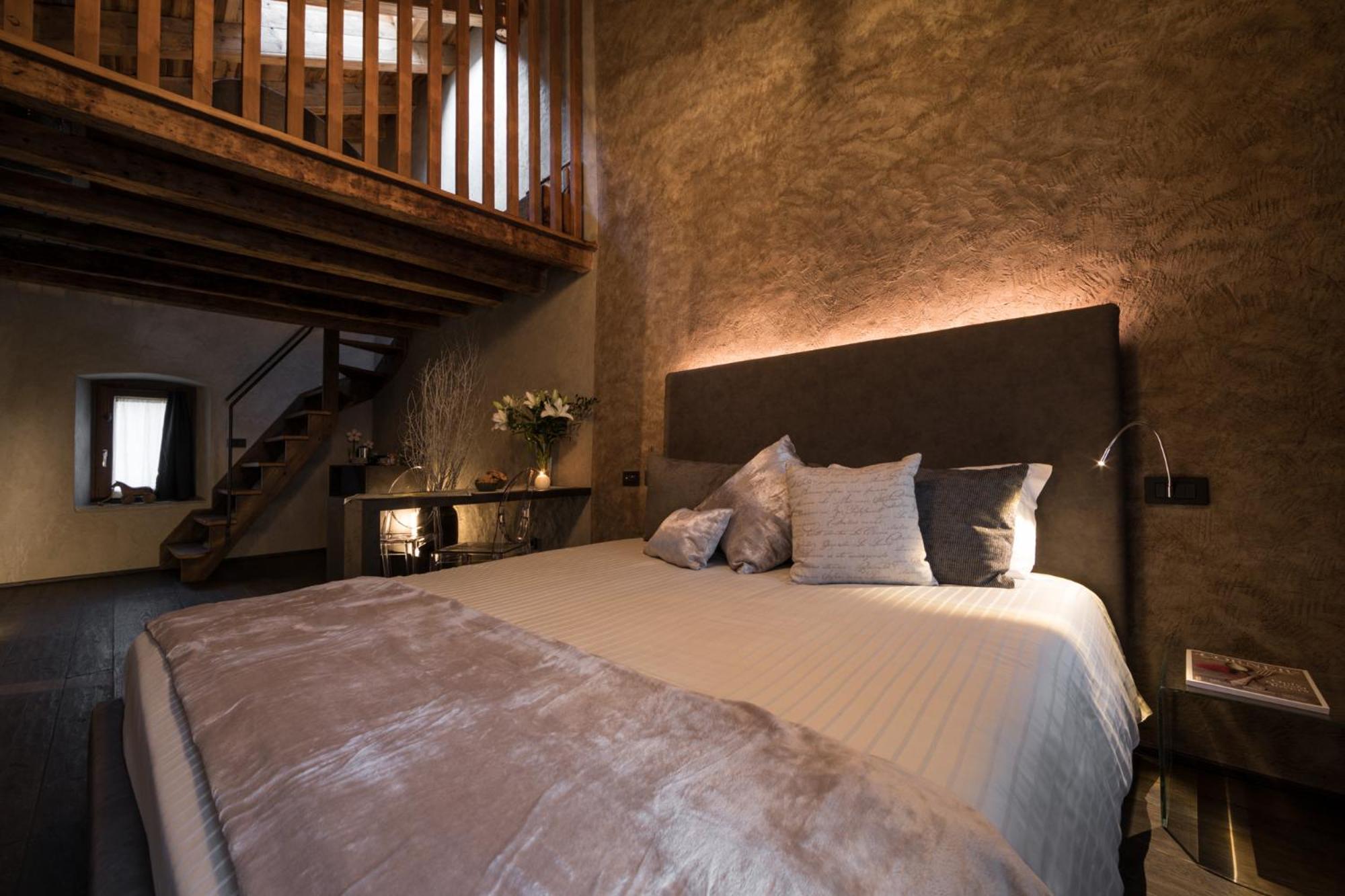 Duplex Suite - Photo 1
