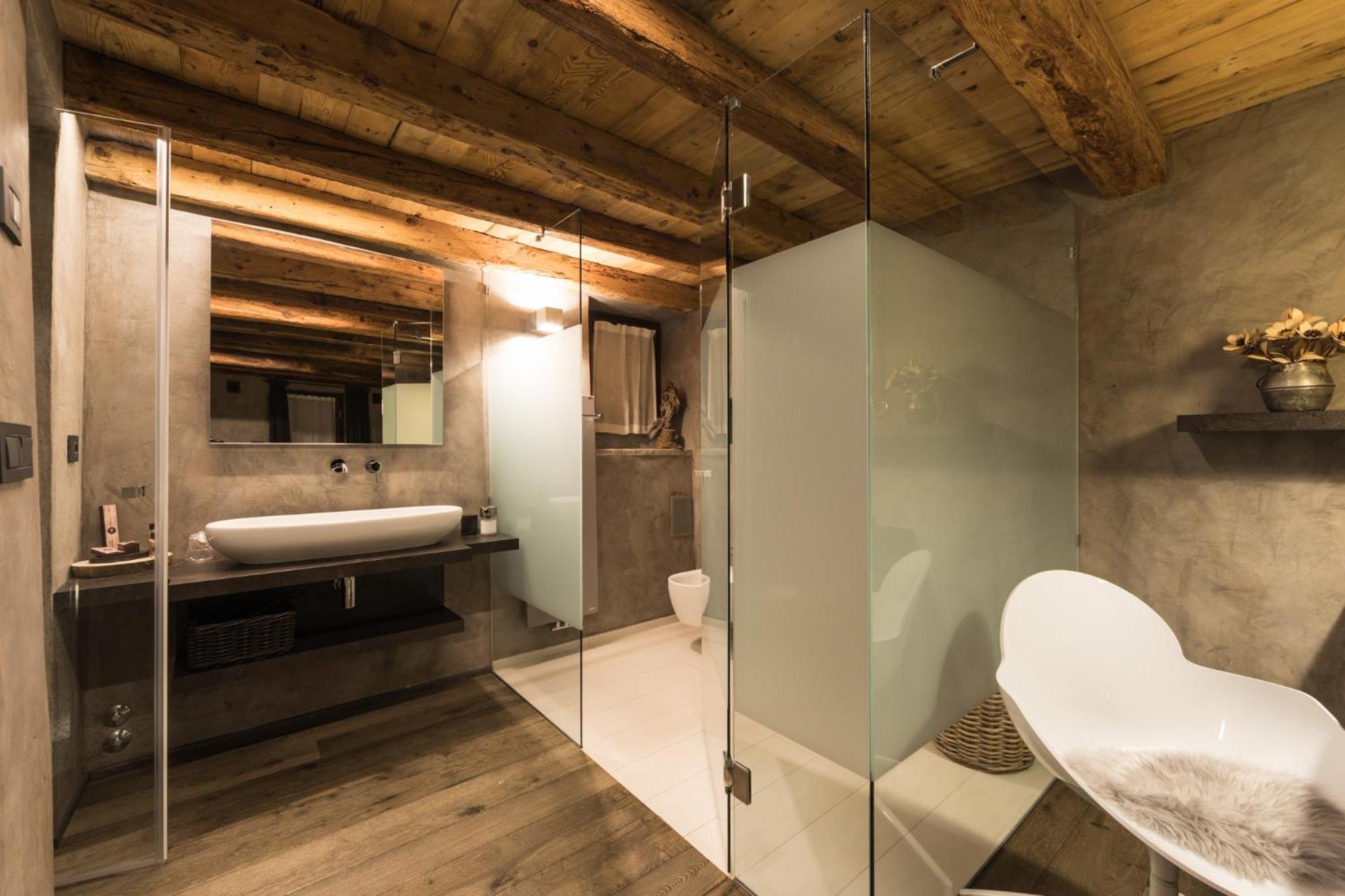 King Suite with Spa Bath - Photo 3