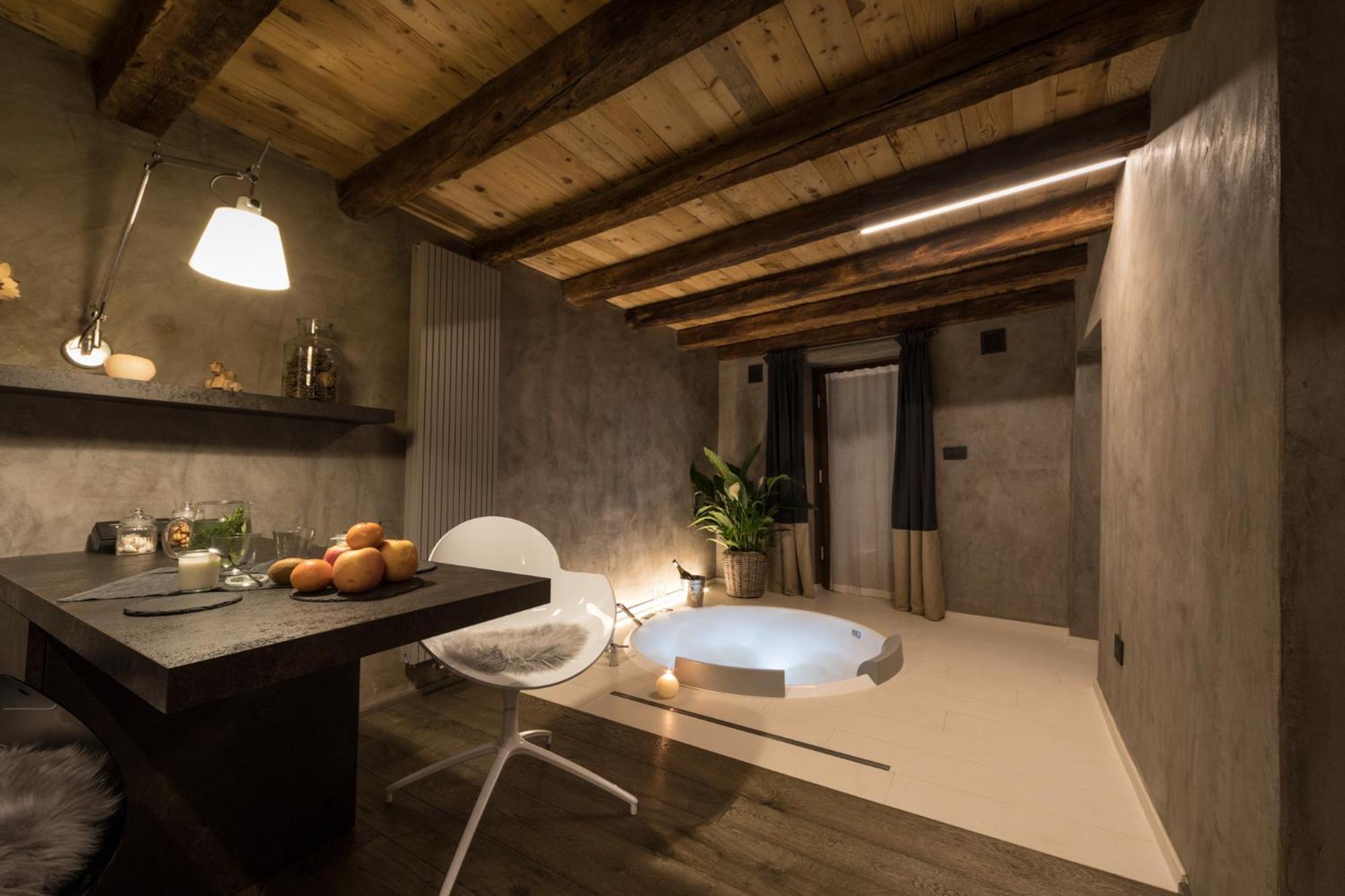 King Suite with Spa Bath