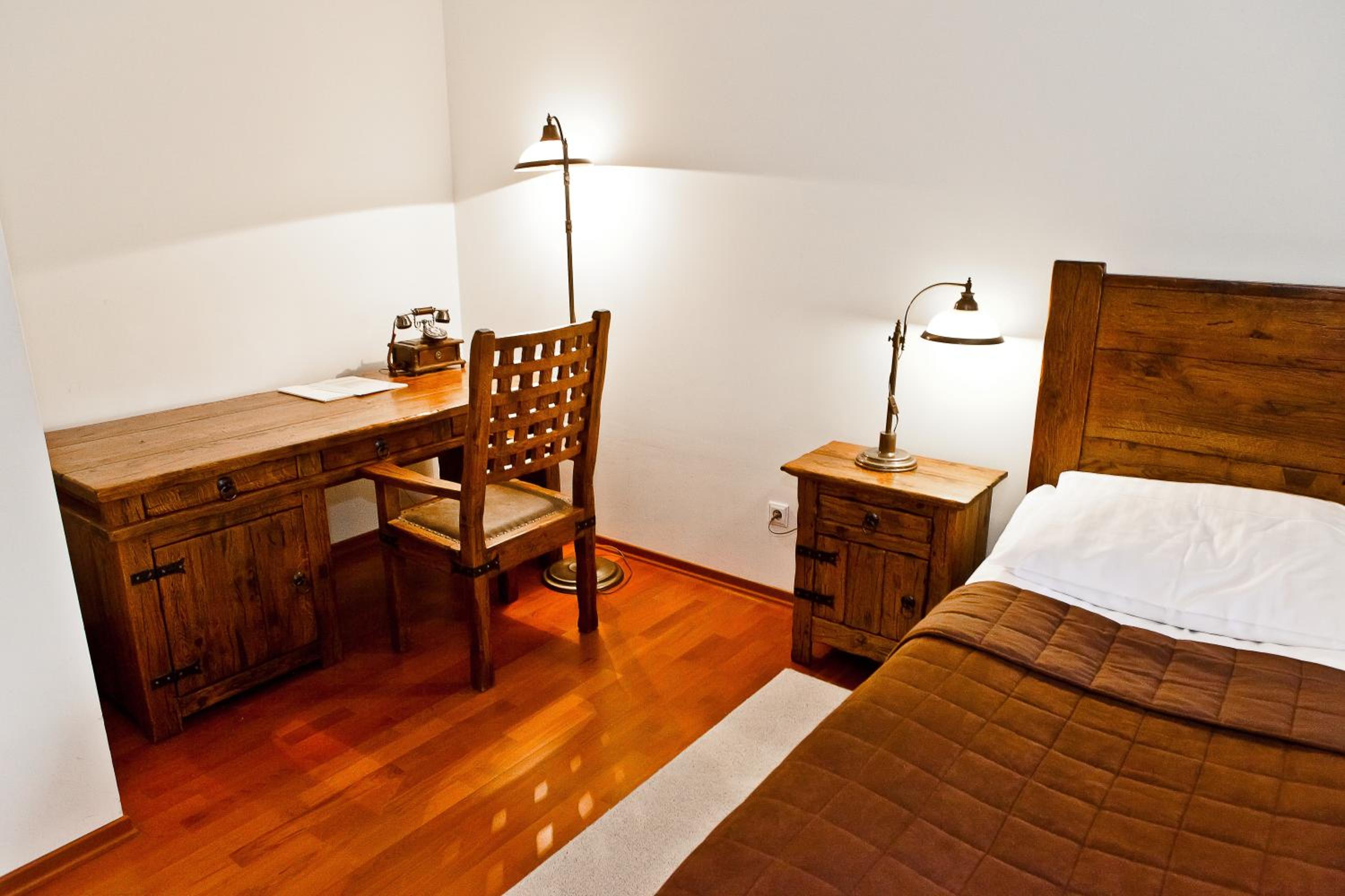 Twin Room - Photo 2