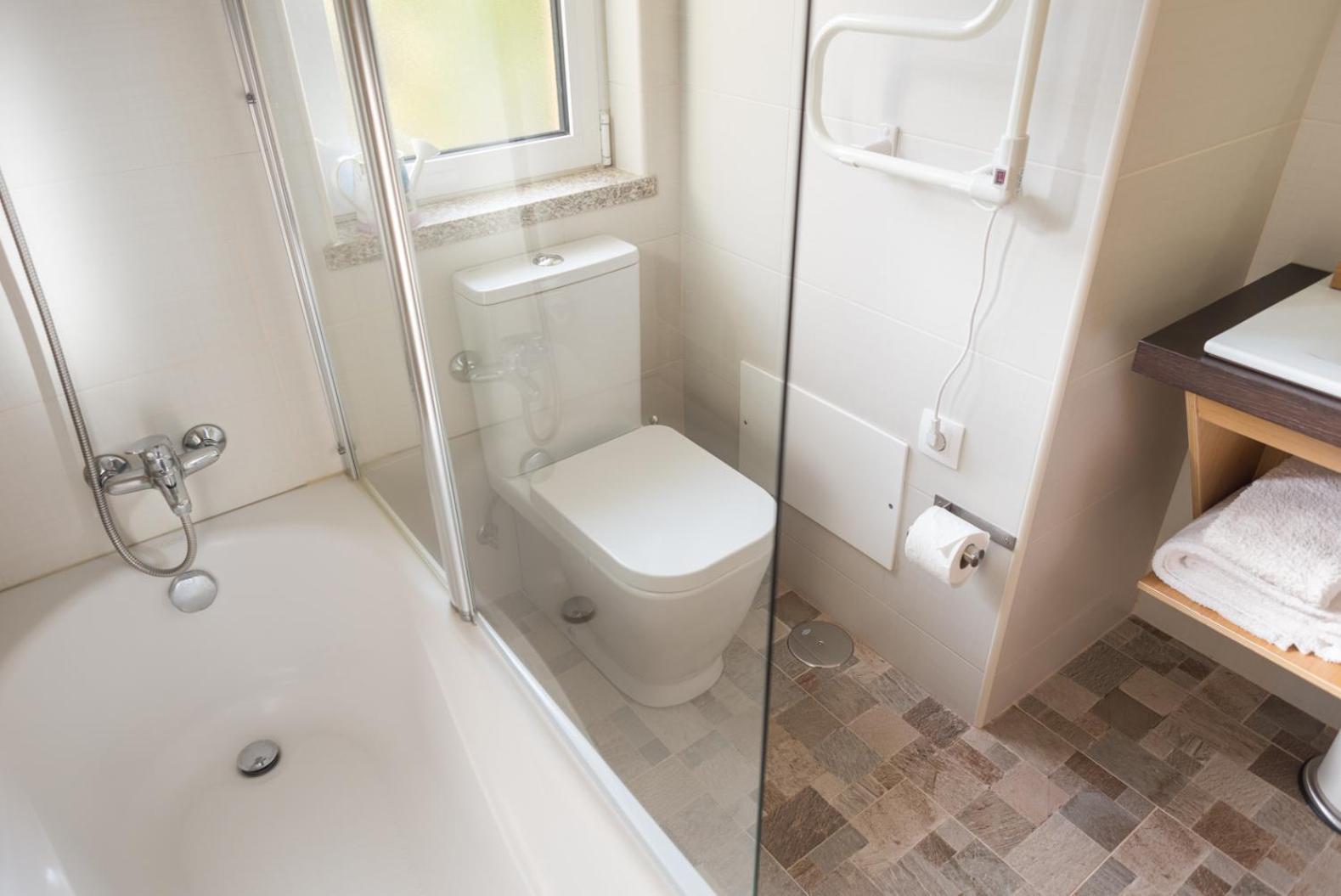 Double Room - Photo 2