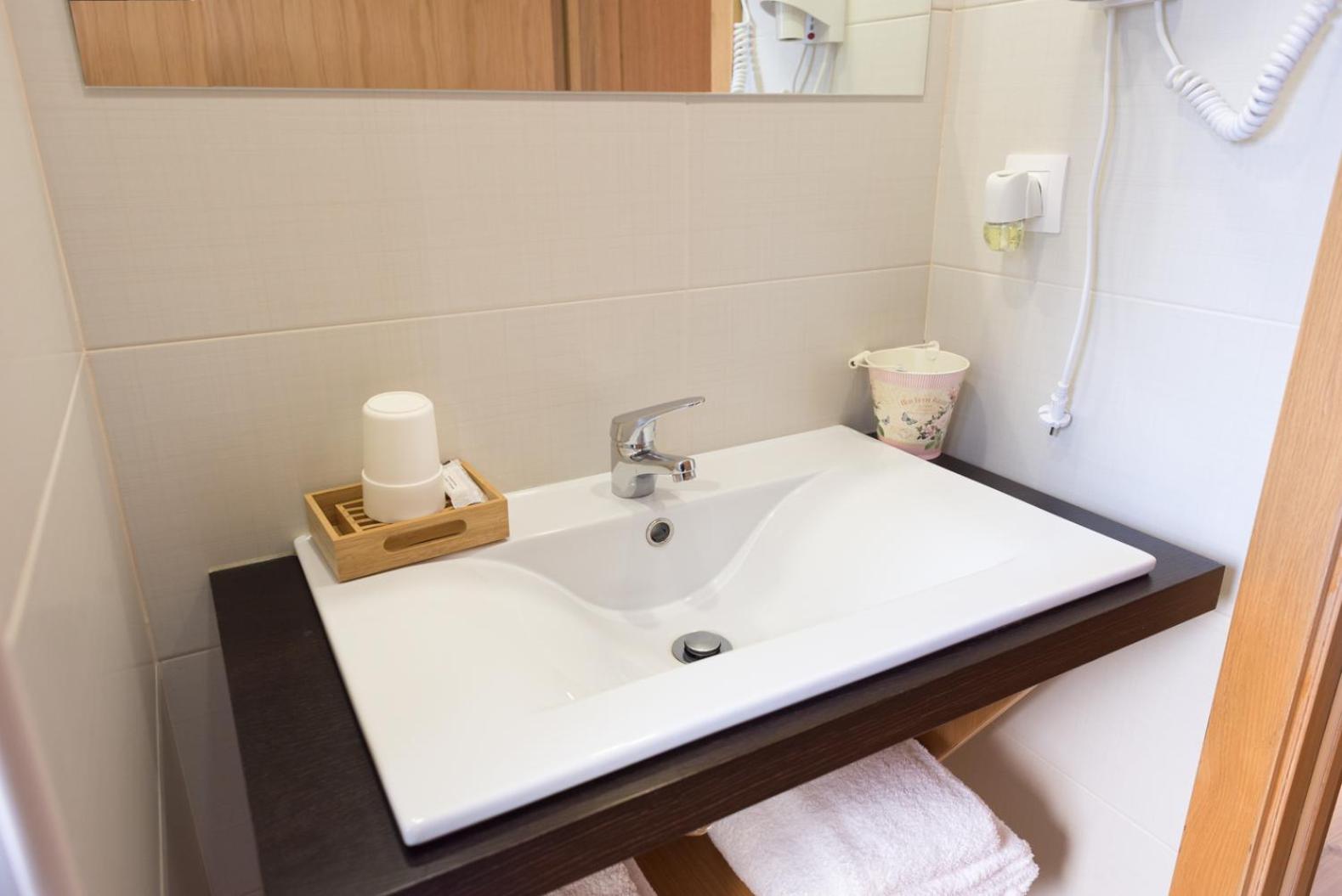 Double Room - Photo 3