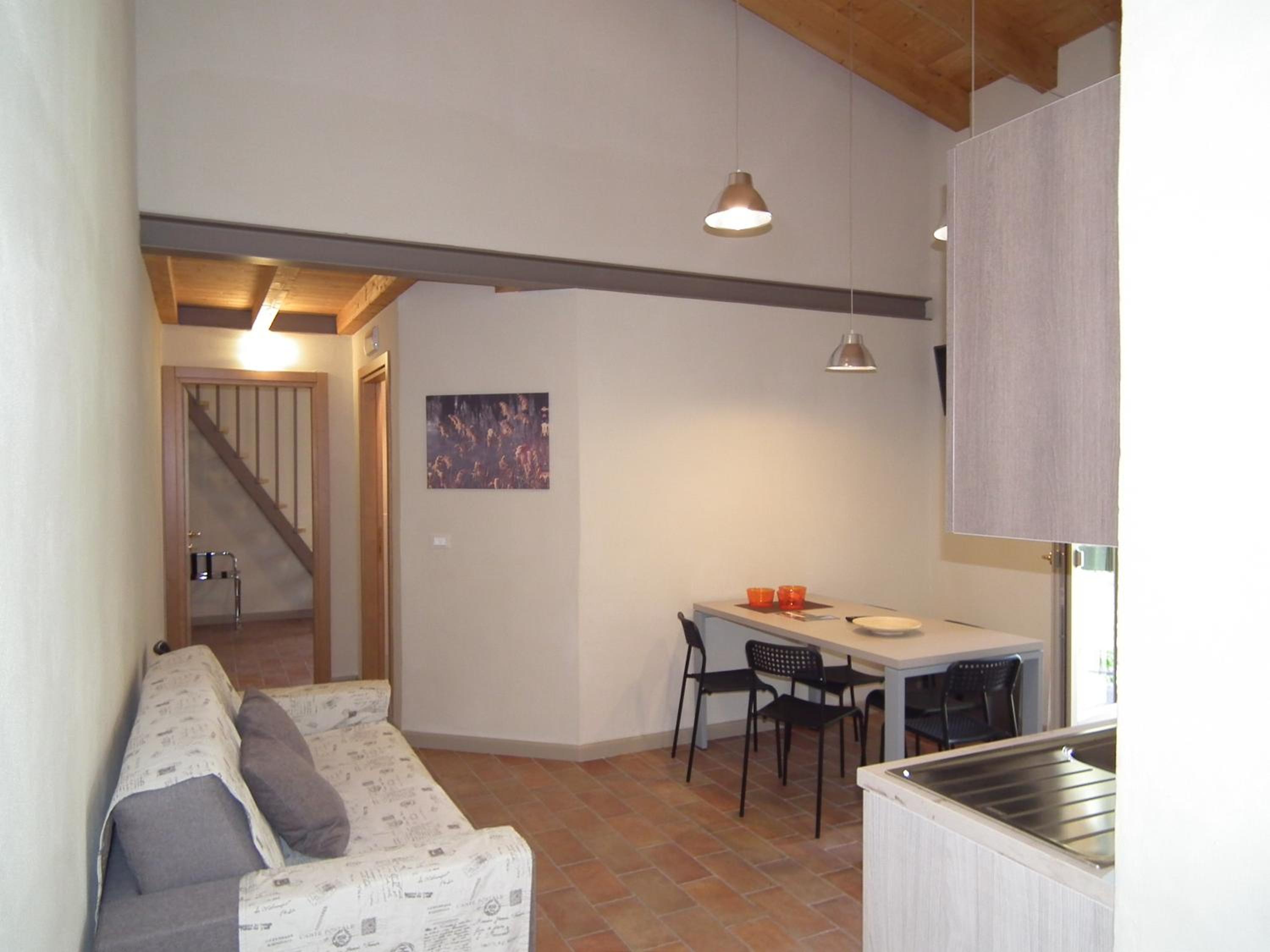 One-Bedroom Apartment - Split Level photo 3