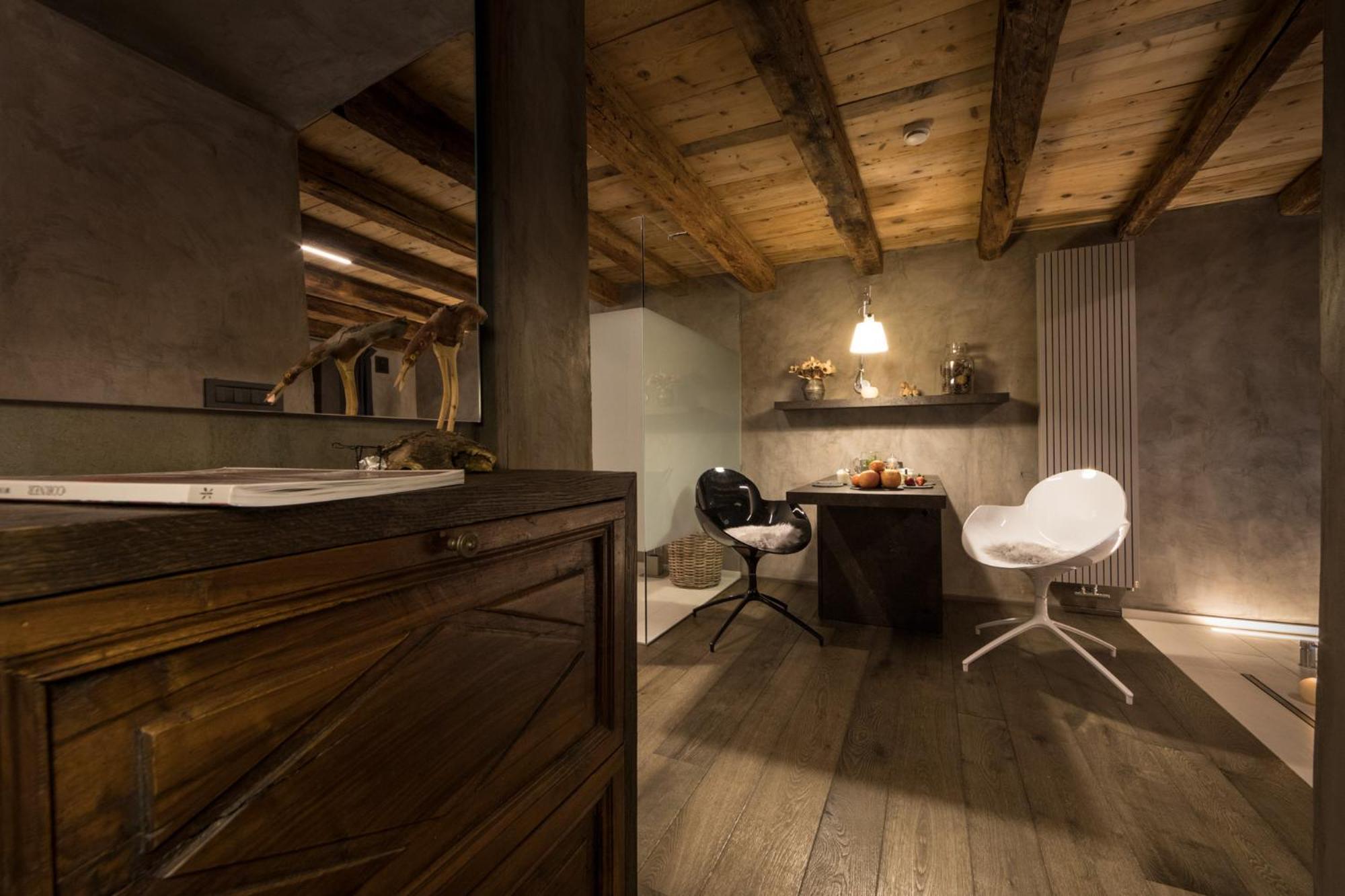 King Suite with Spa Bath - Photo 6