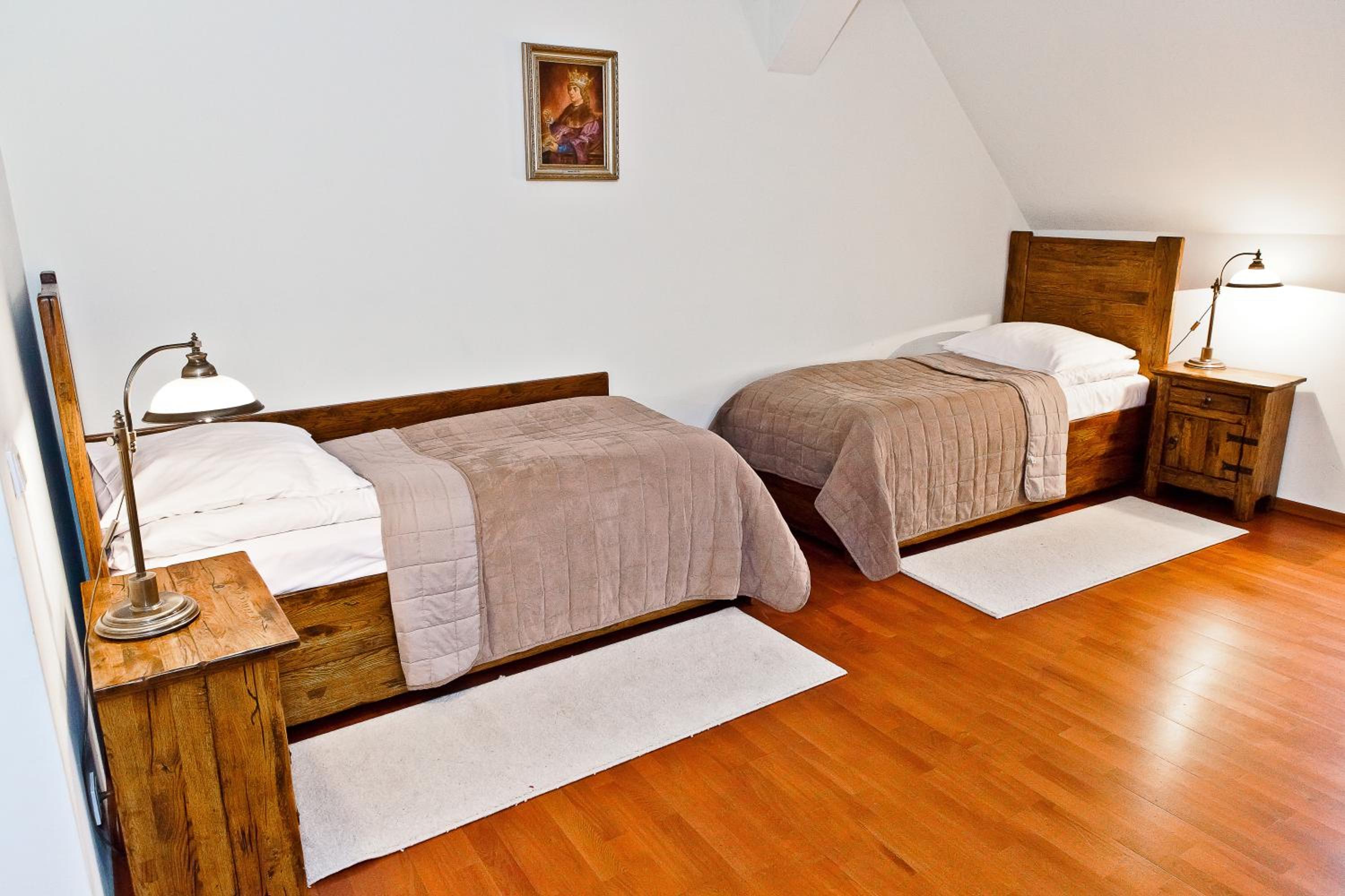 Twin Room - Photo 3
