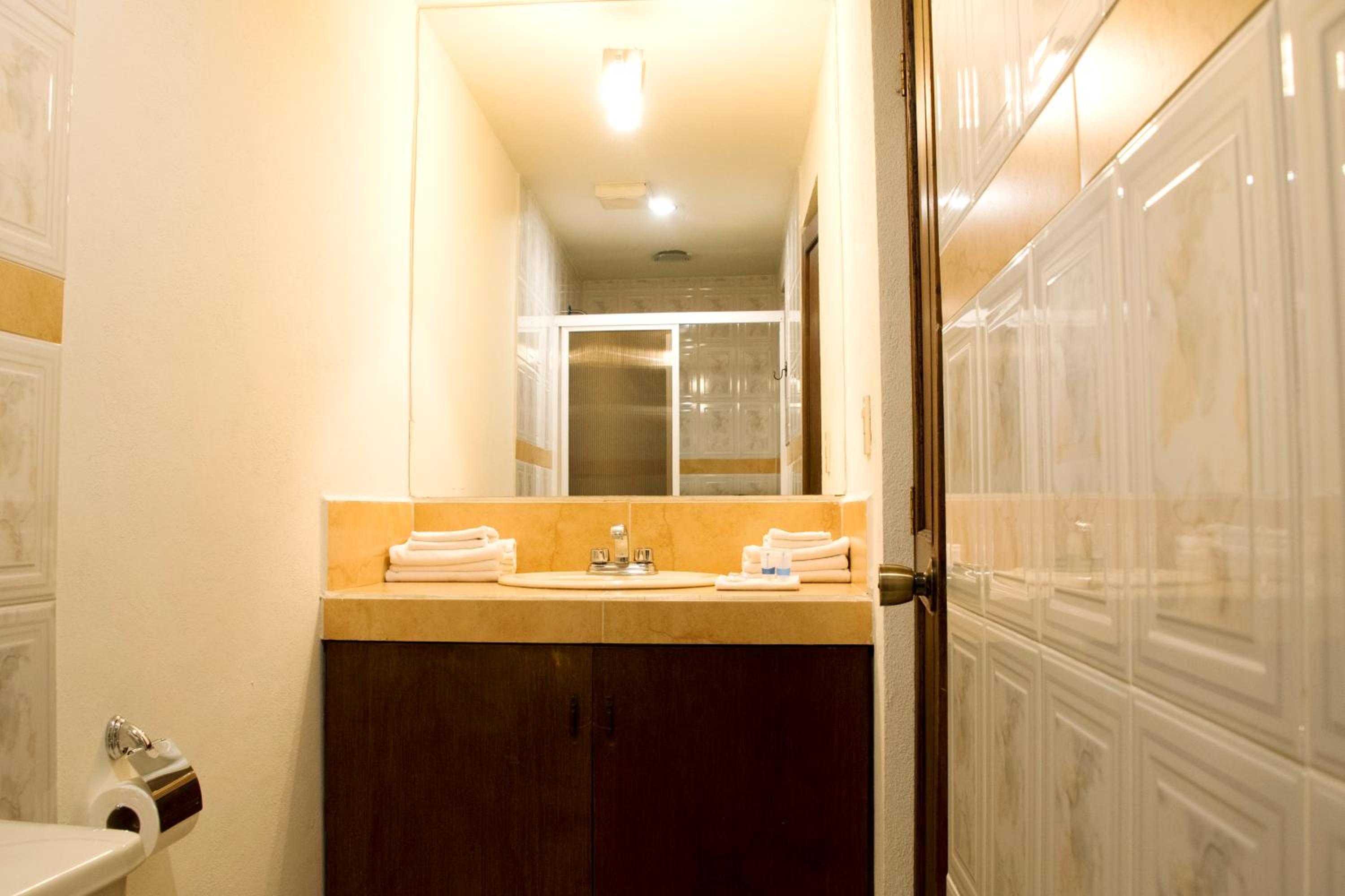 Double Room - Photo 5