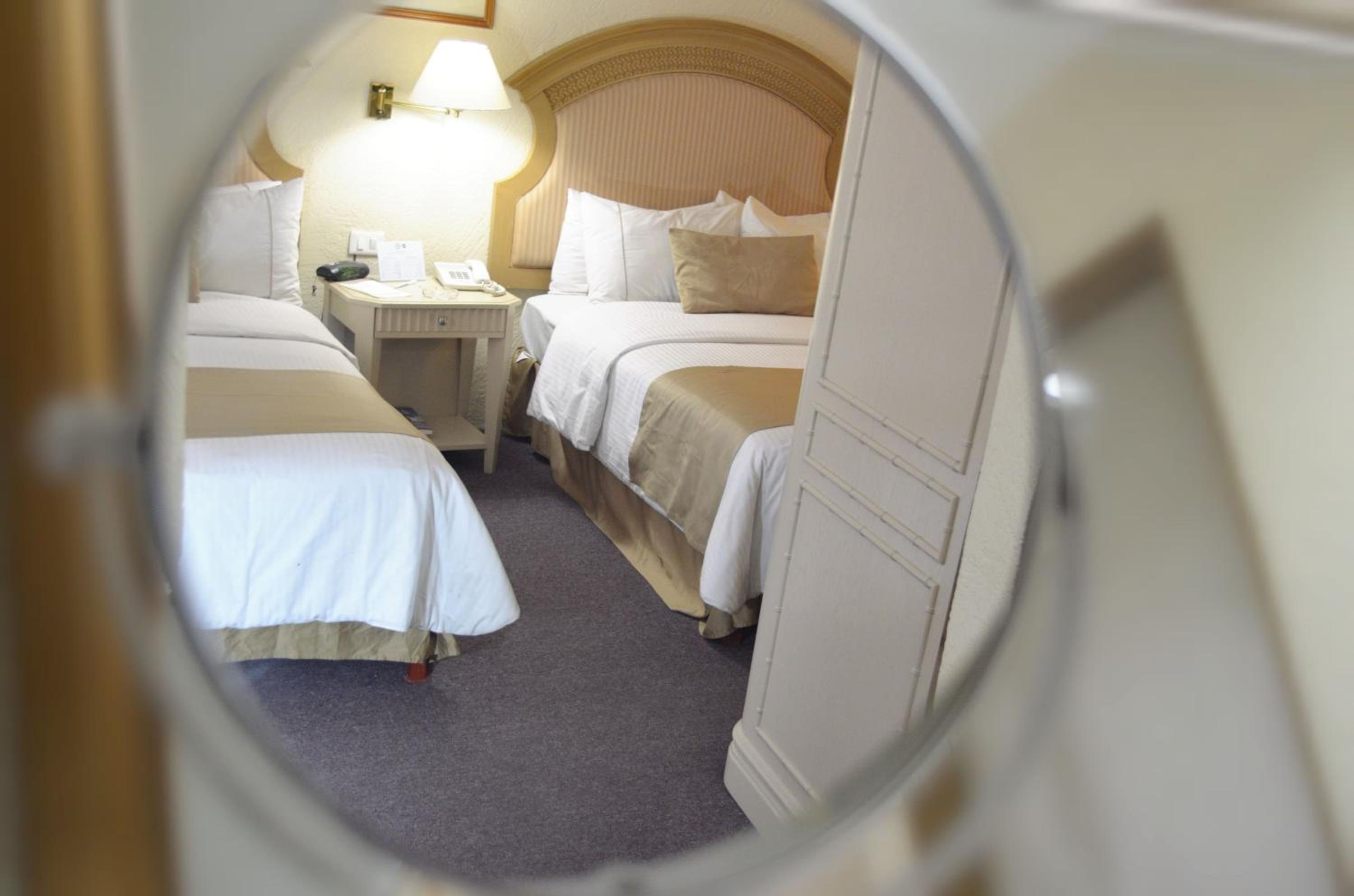 King Room - Non-Smoking photo 3