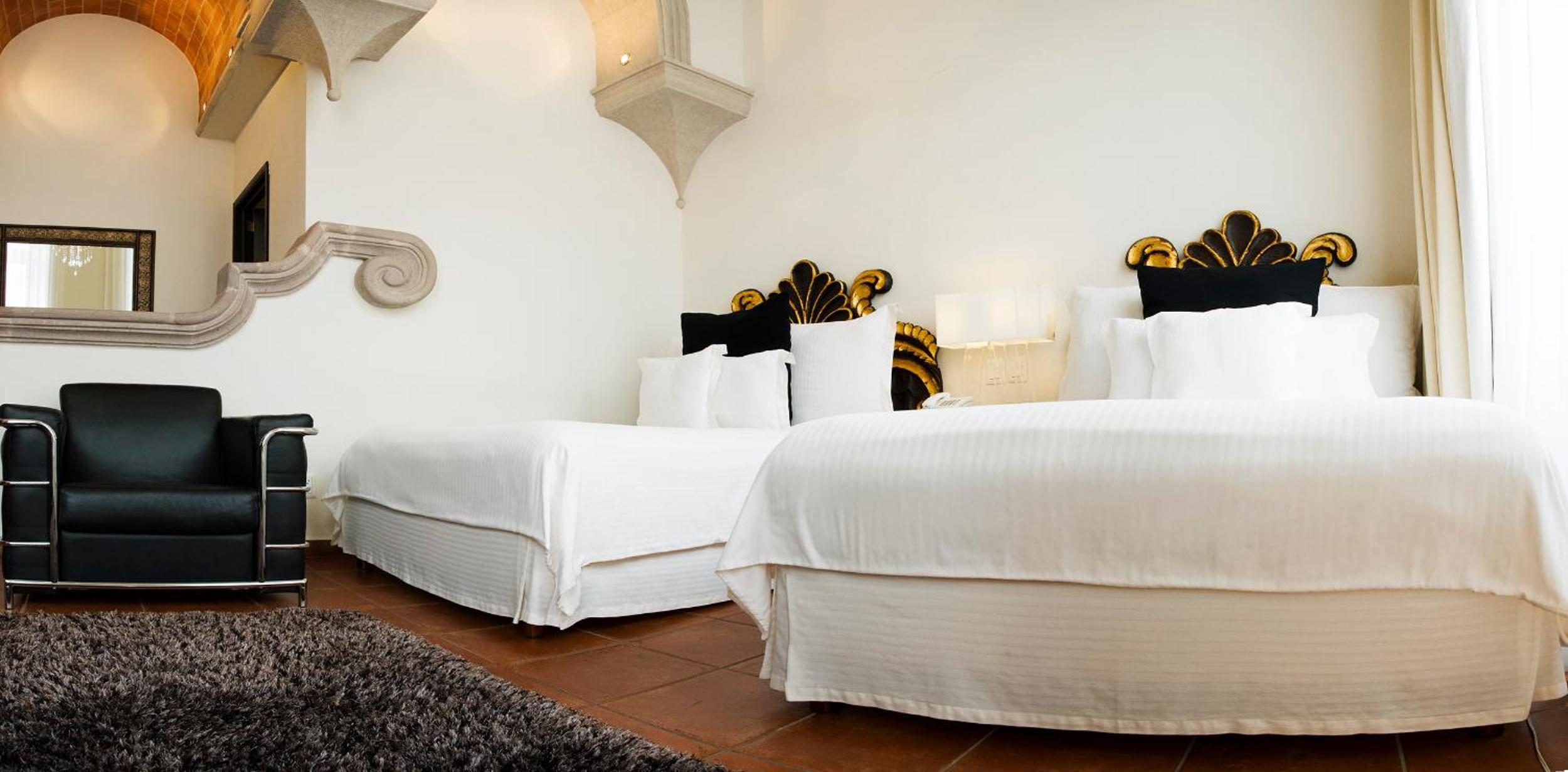 Twin Room - Photo 12