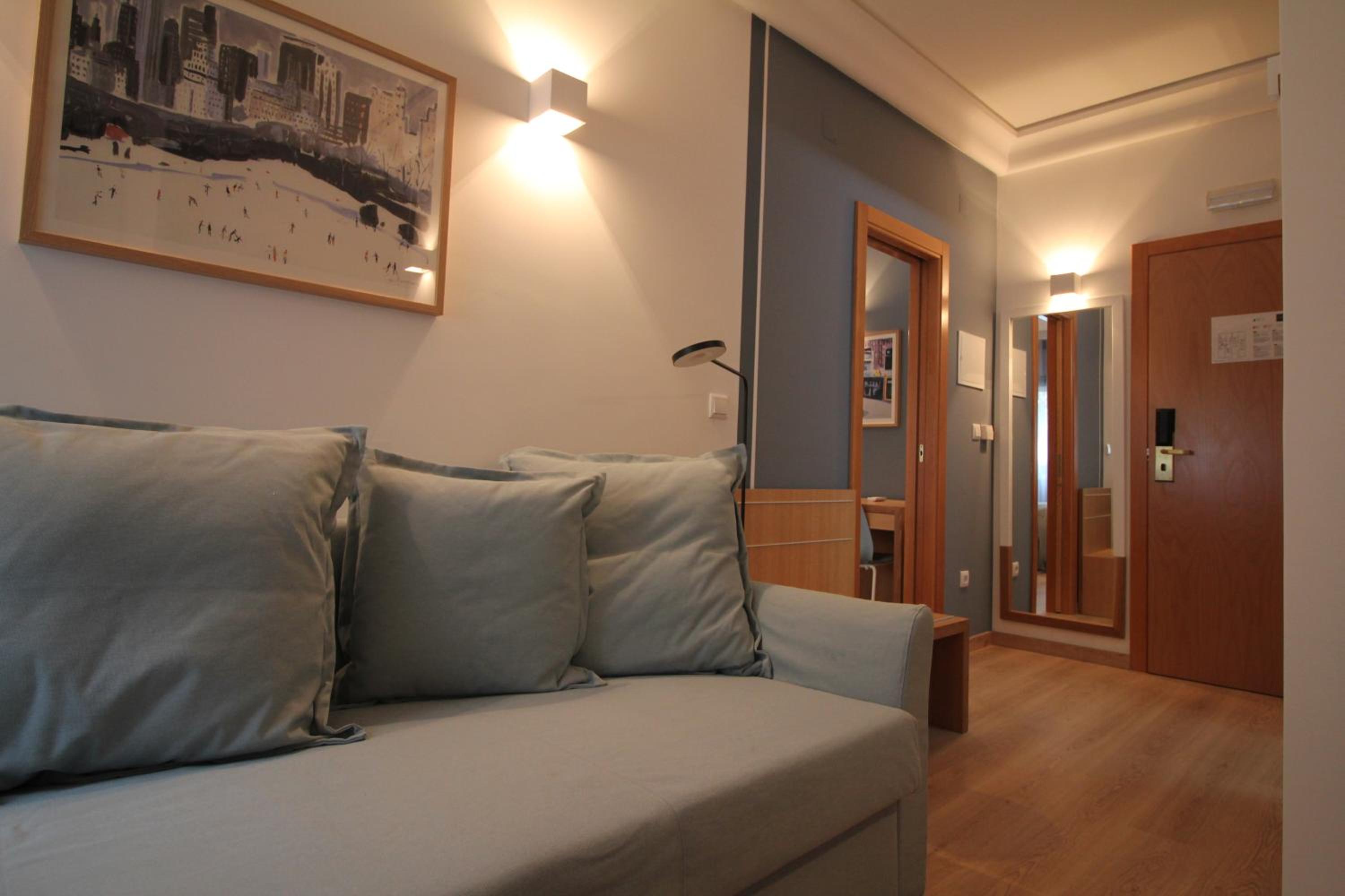 Standard Suite - Photo 3