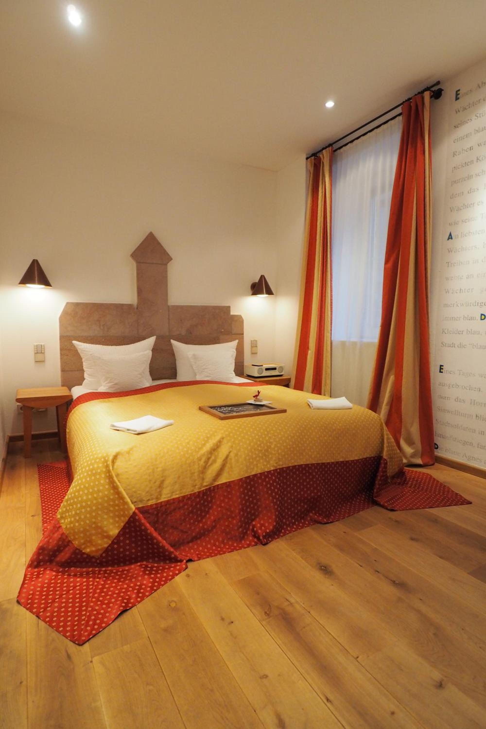 Small Double Room - Photo 6