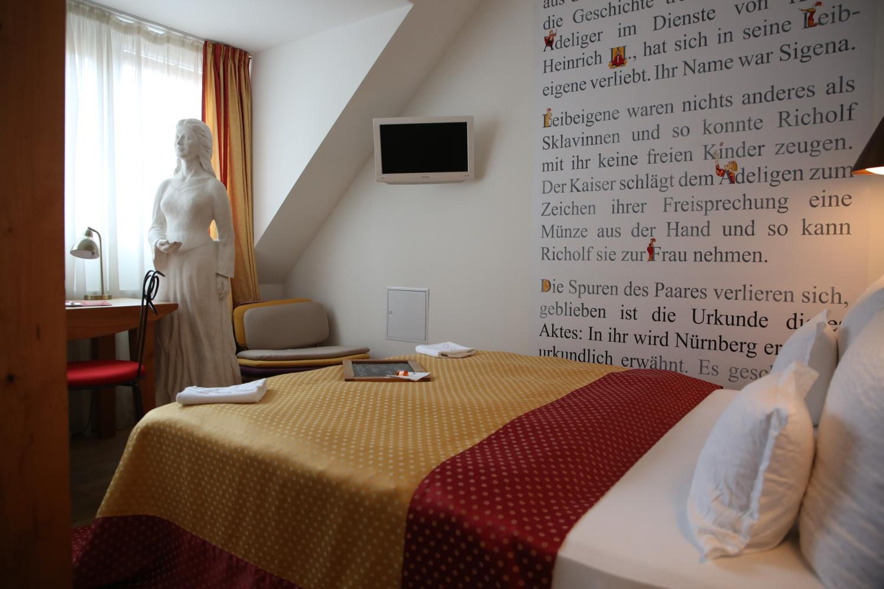 Small Double Room - Photo 5