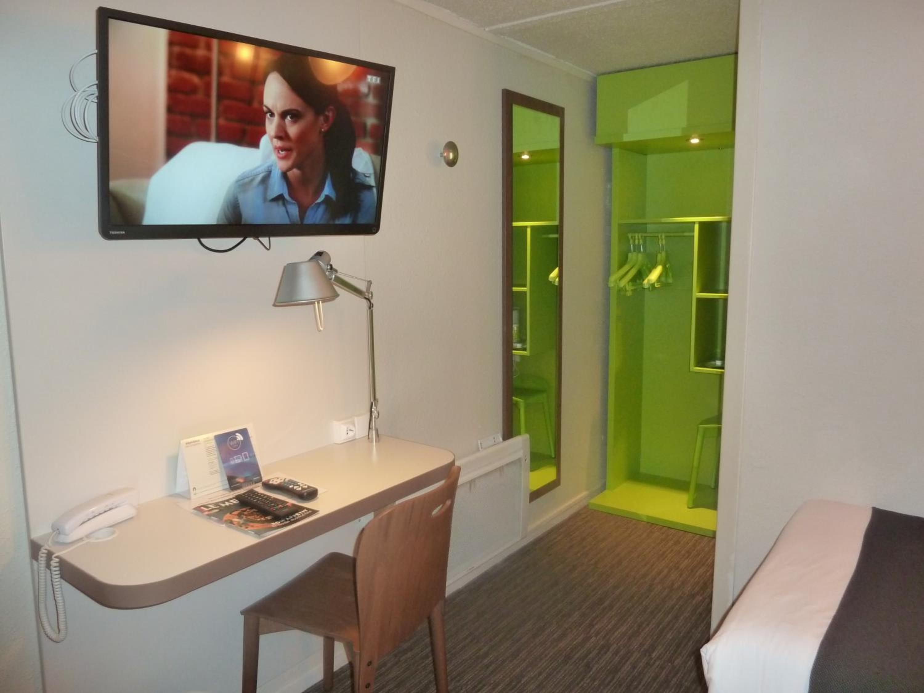 Twin Room - Photo 5