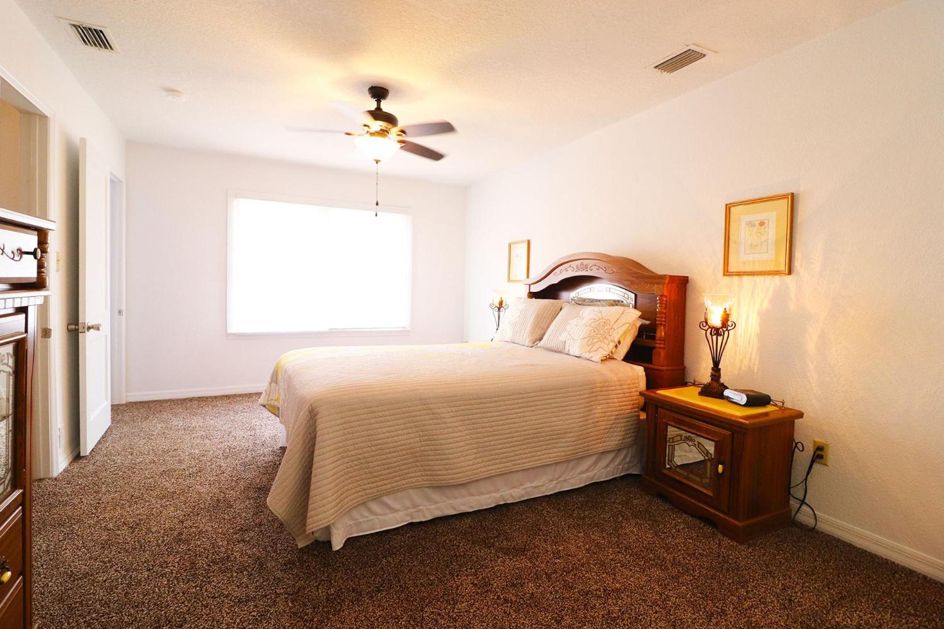 Three-Bedroom House photo 3
