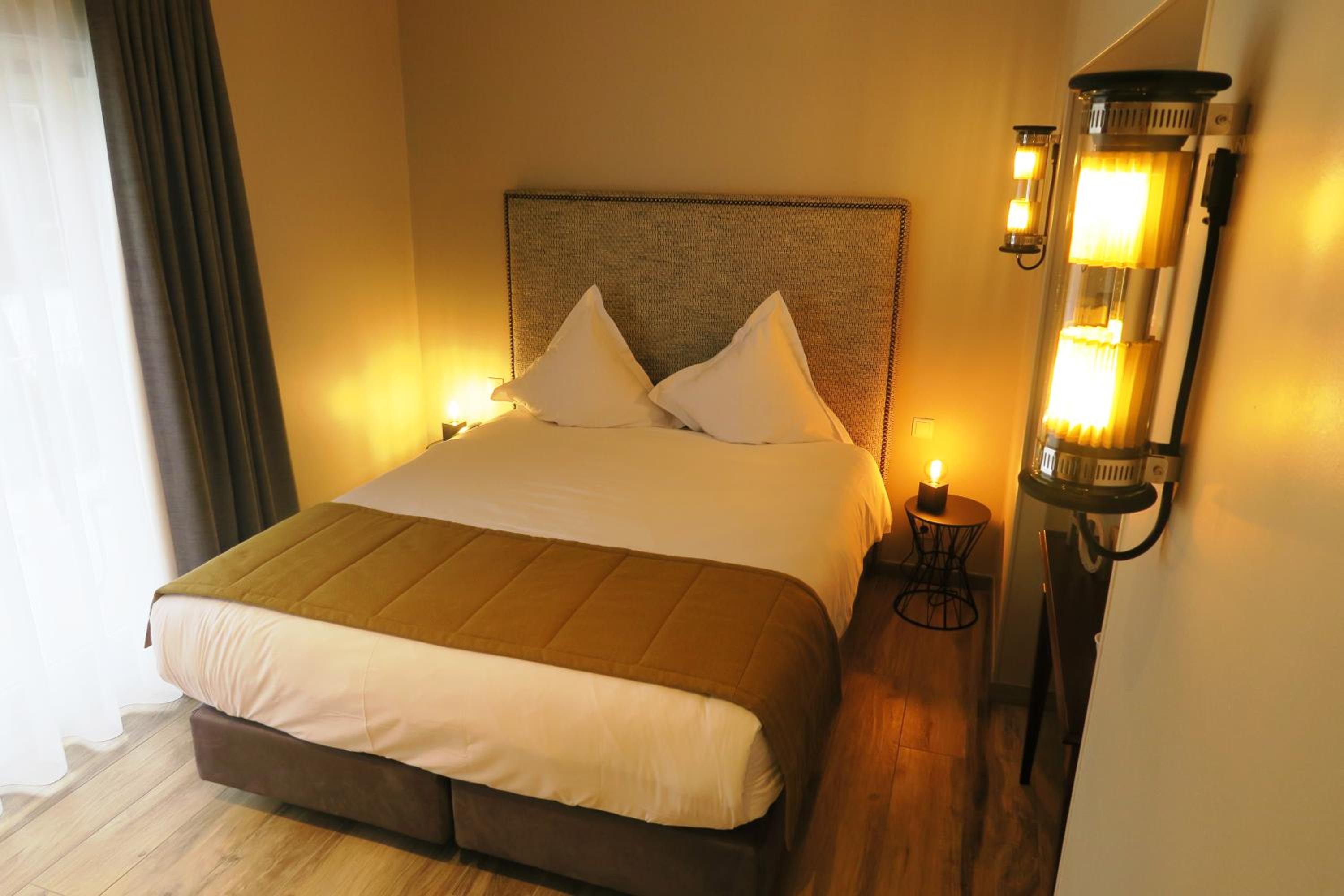 Standard Double Room - Photo 16