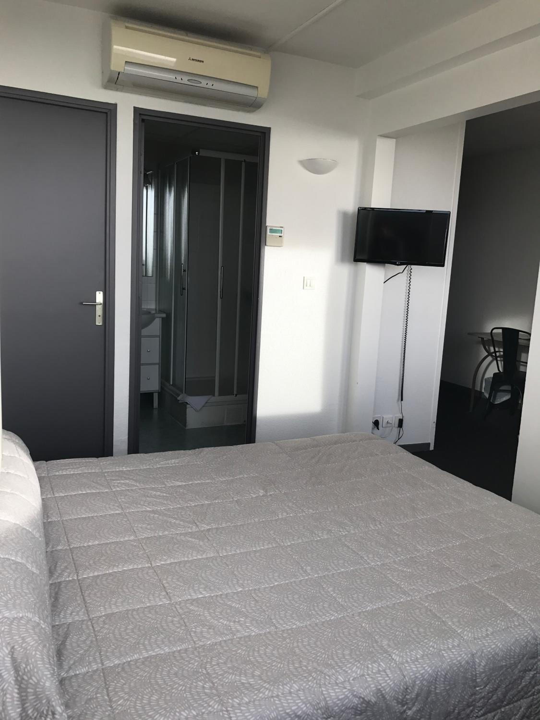 Double Room - Photo 4