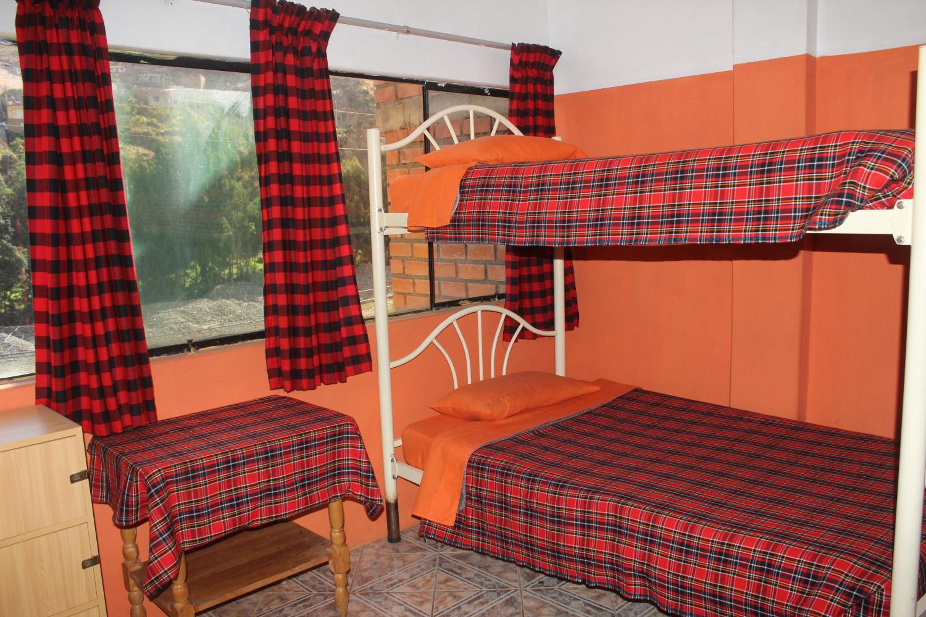 Bed in 6-Bed Mixed Dormitory Room with Private Bathroom photo 1