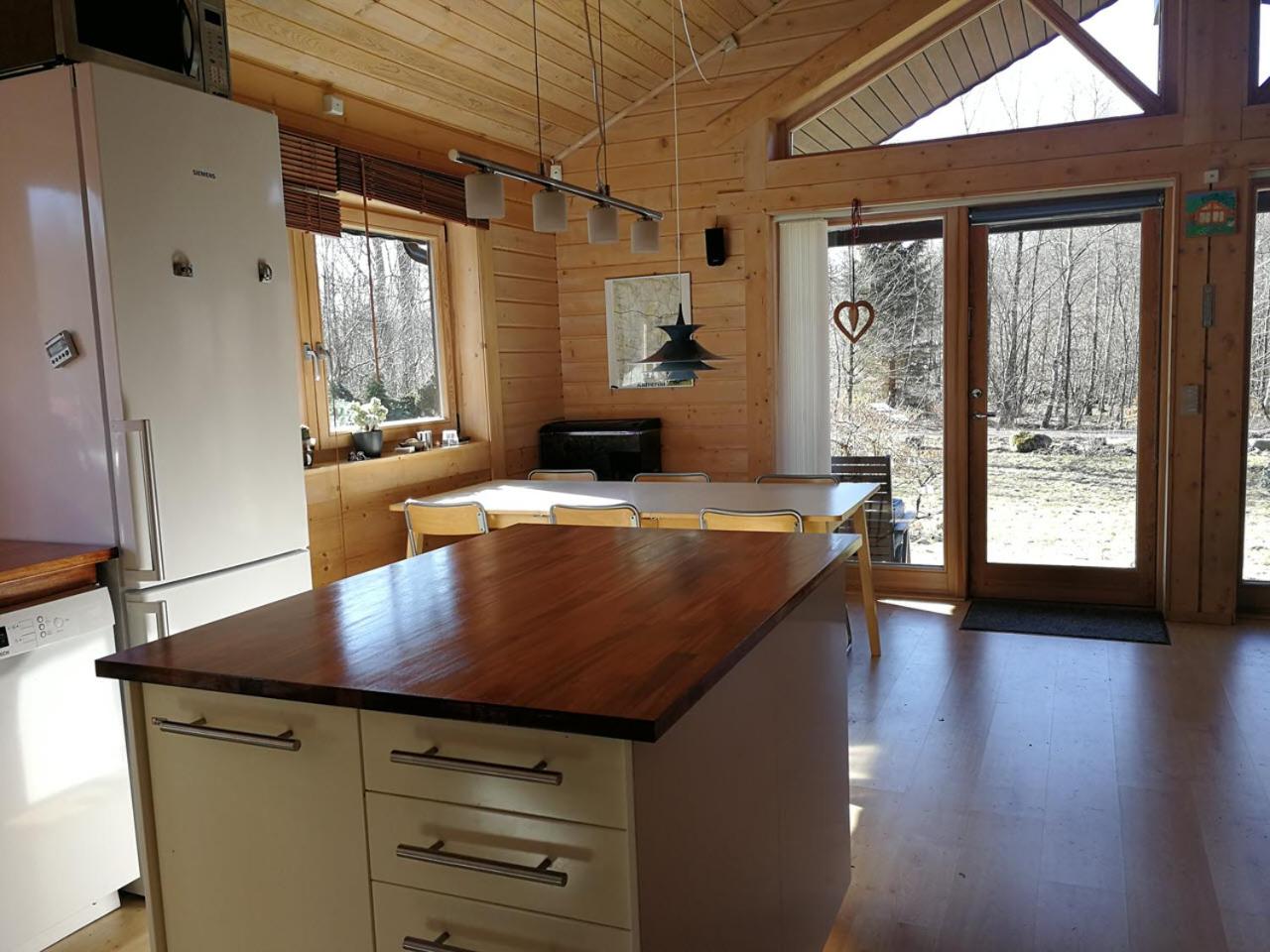 Three-Bedroom House - Photo 7