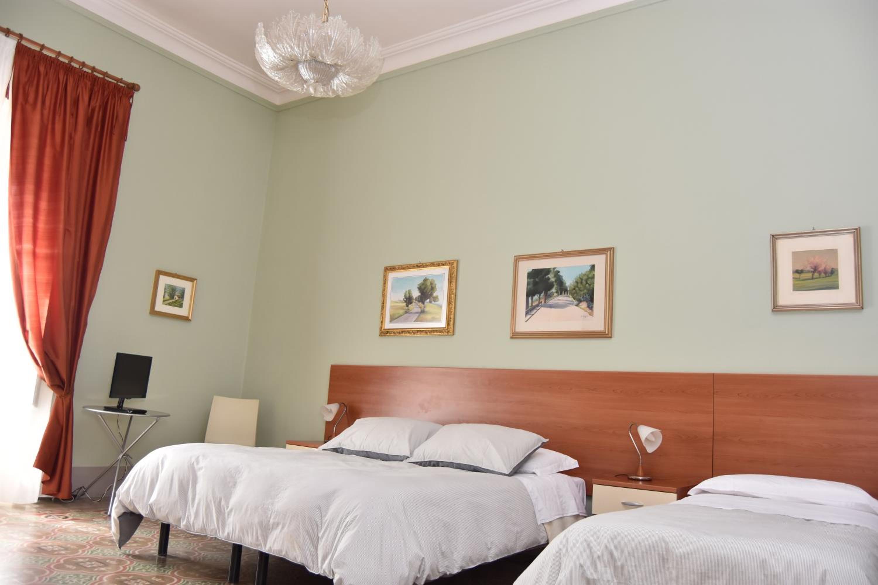 Double Room with Private Bathroom photo 3