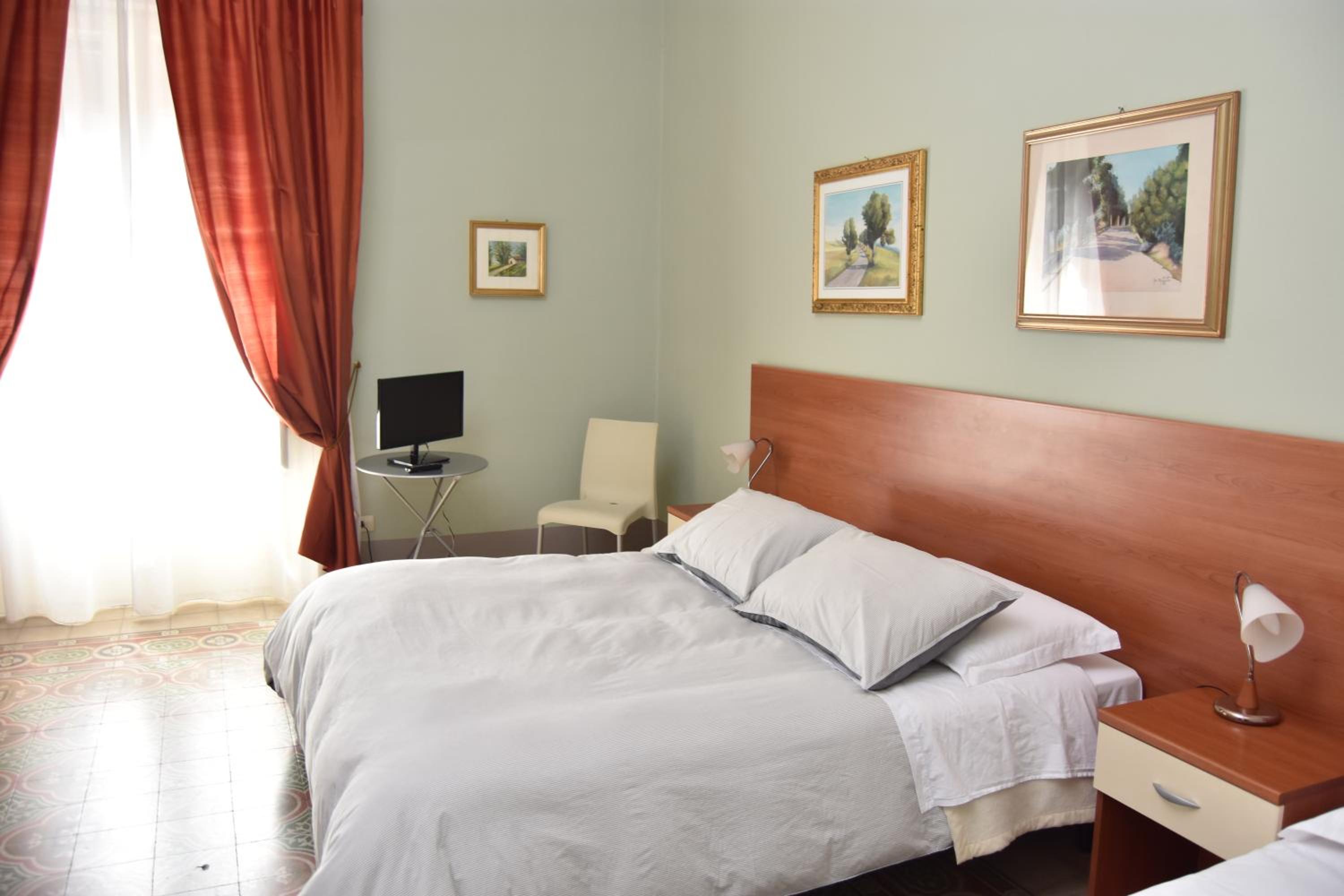 Double Room with Private Bathroom photo 1