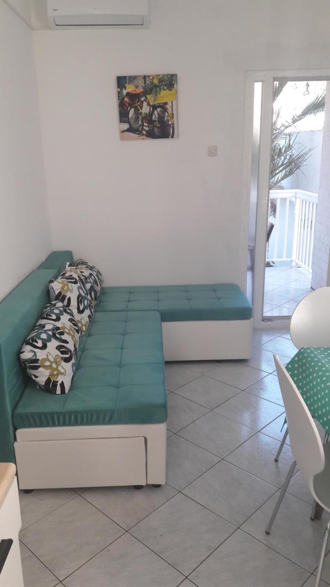 Apartment photo 2