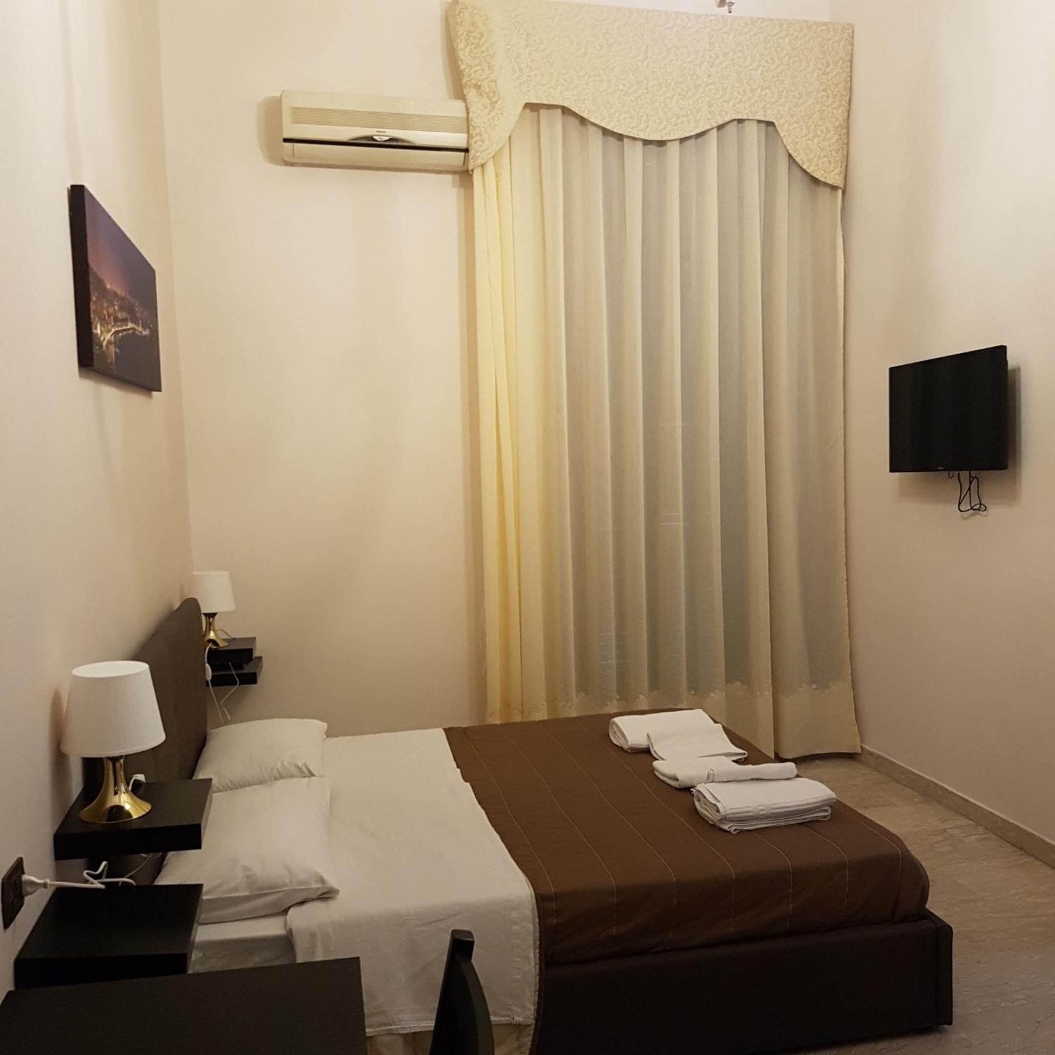 Quadruple Room with Private Bathroom