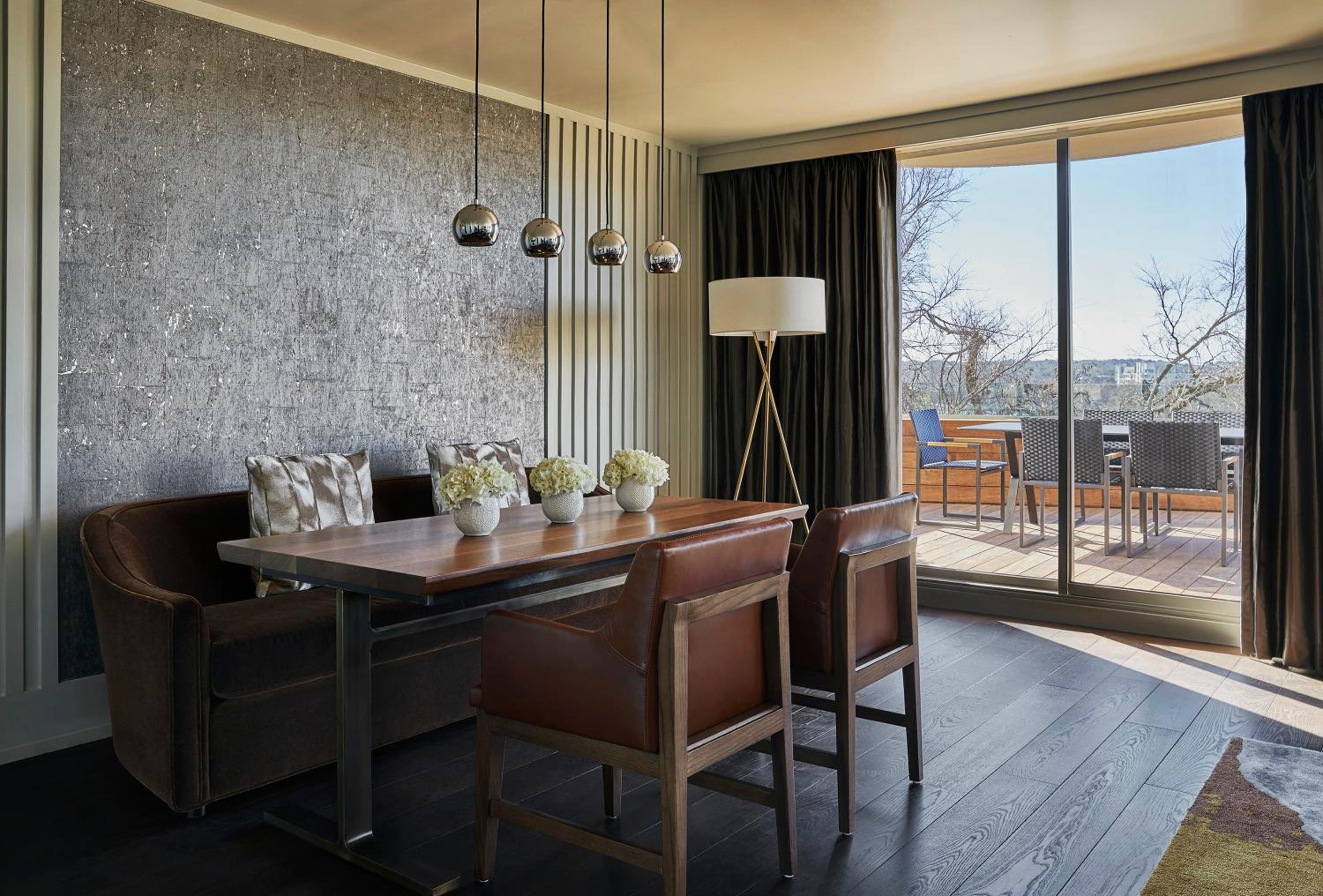 Double Room with City View - Photo 2