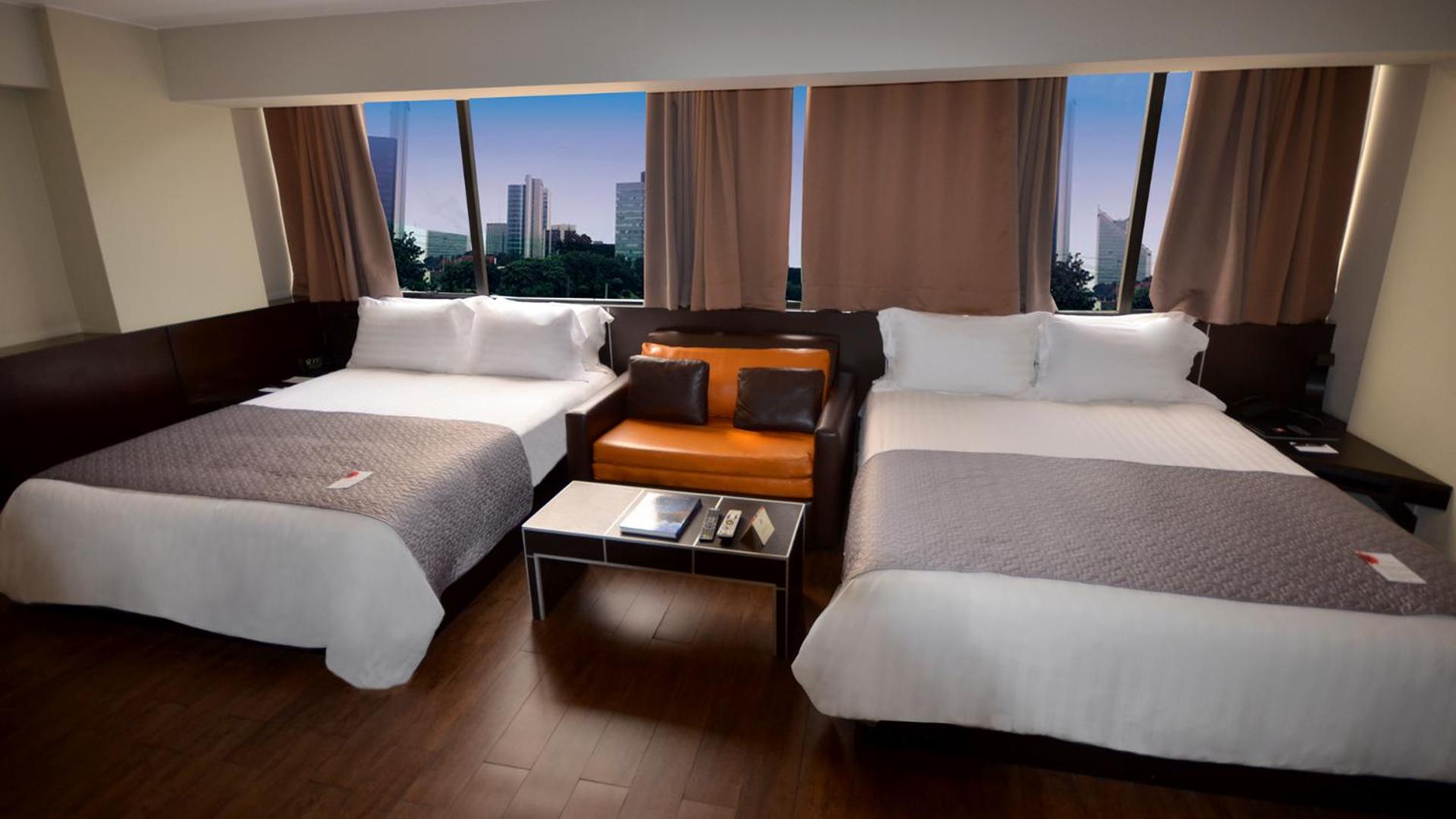 Suite with Two Queen Beds photo 2