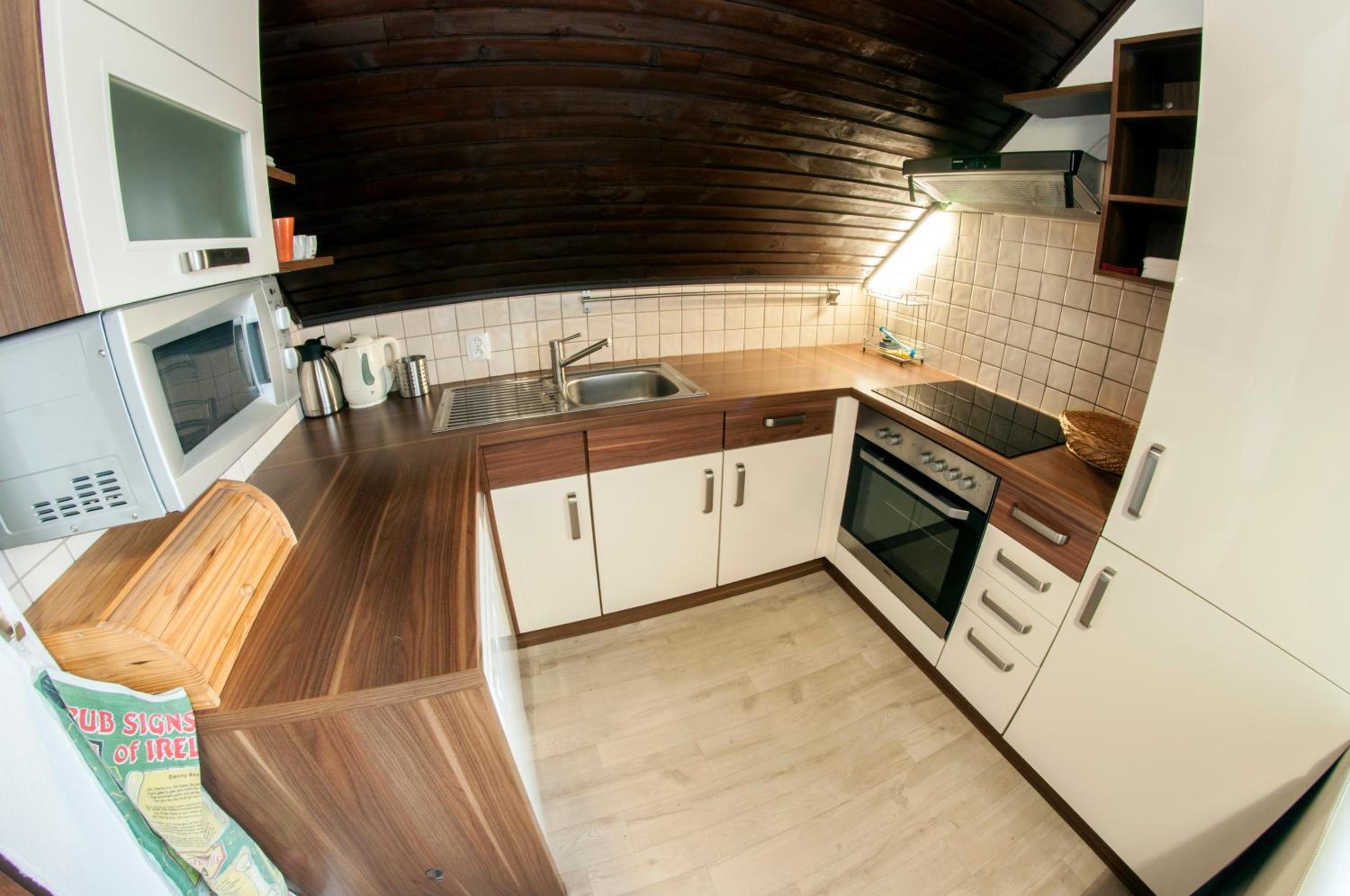 Apartment with Balcony photo 2
