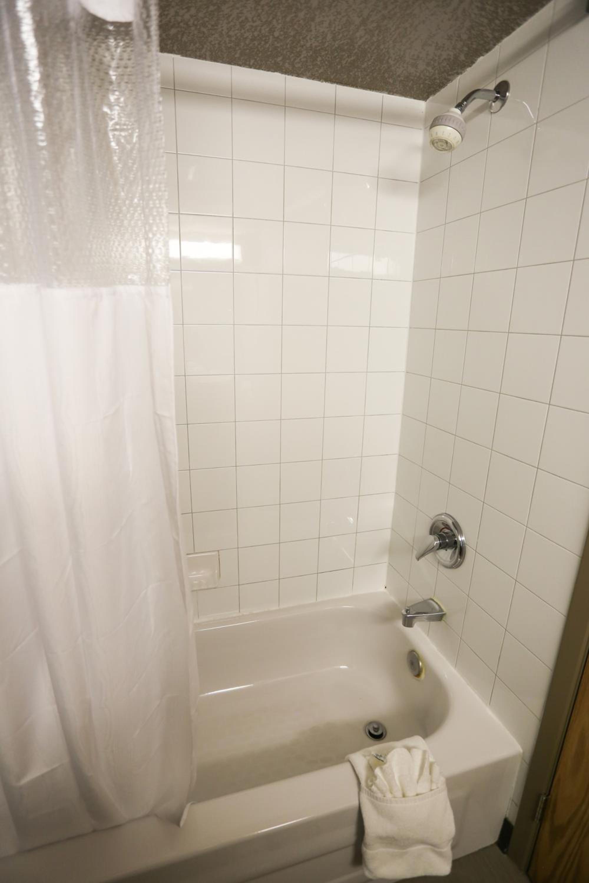Family Suite with Two Queen Beds - Non-Smoking photo 3