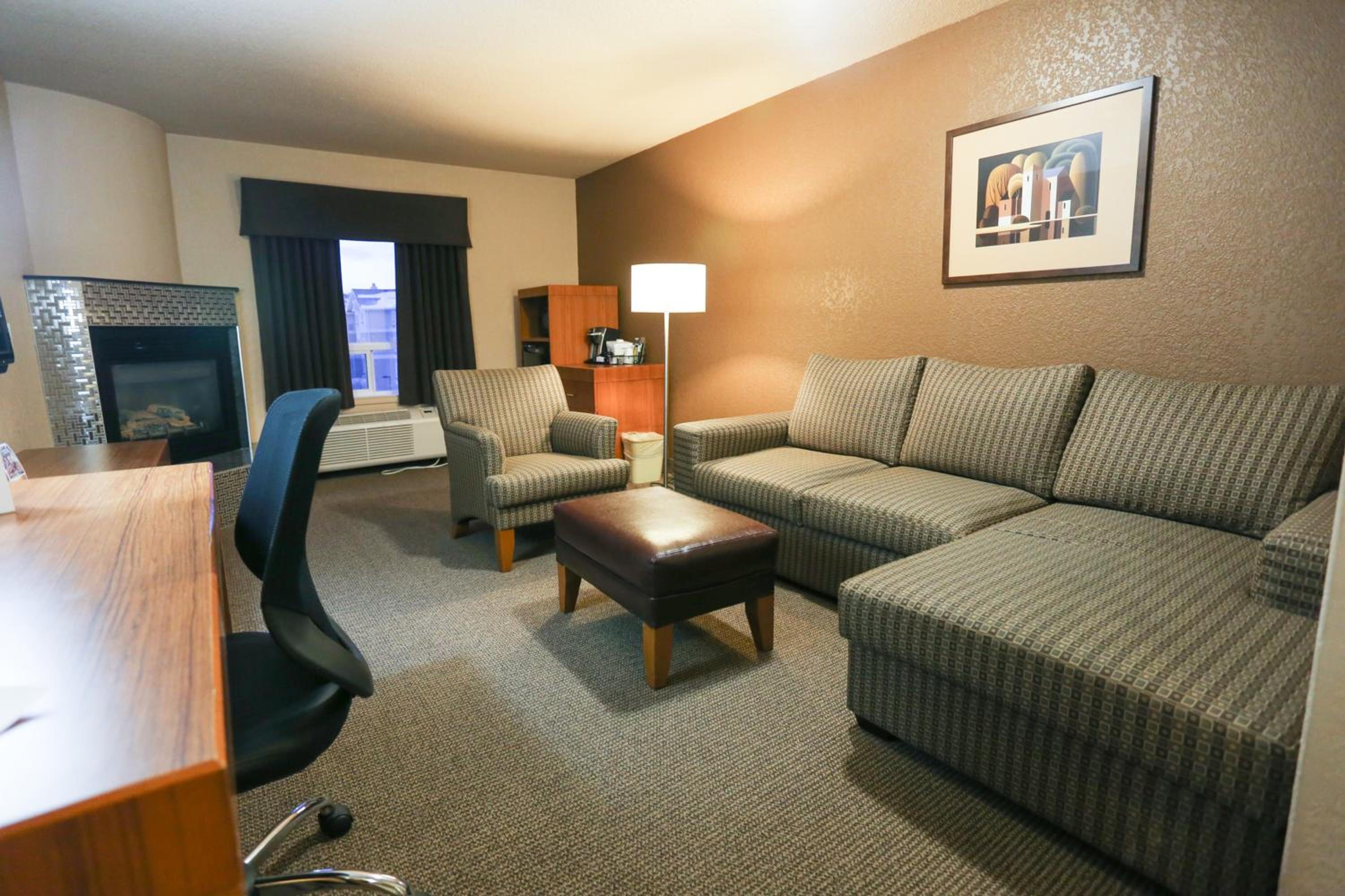 King Studio Suite - Non-Smoking - Photo 7