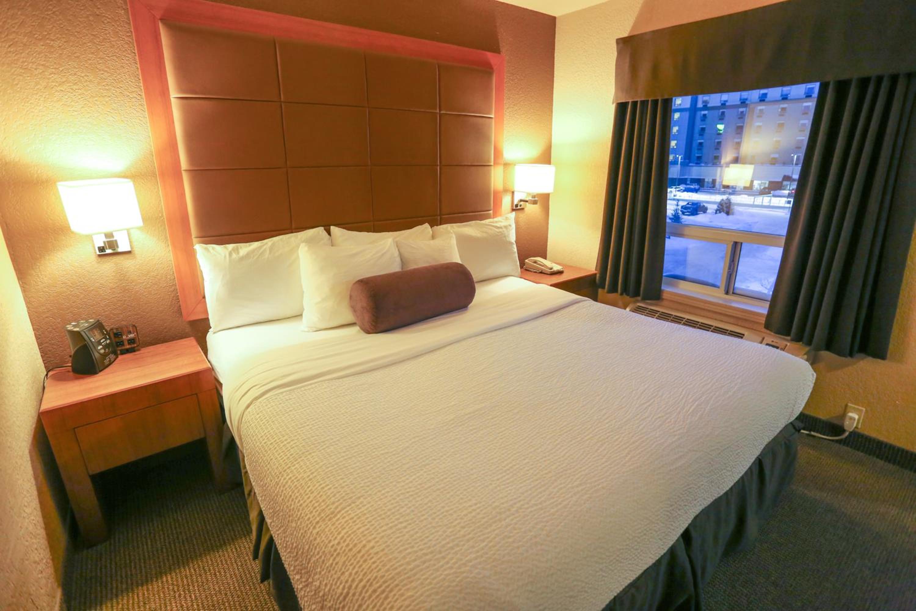 King Studio Suite - Non-Smoking - Photo 9