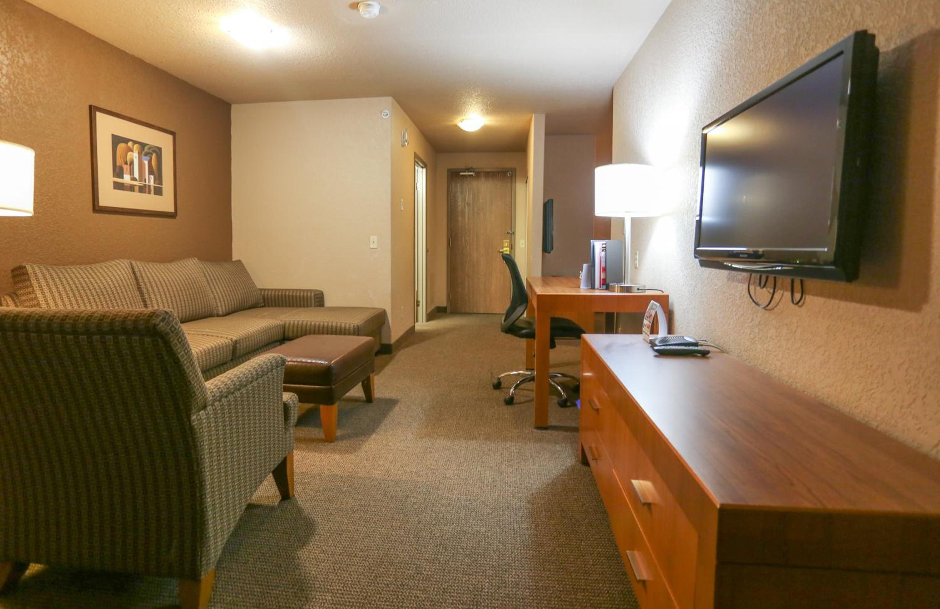 King Studio Suite - Non-Smoking - Photo 6