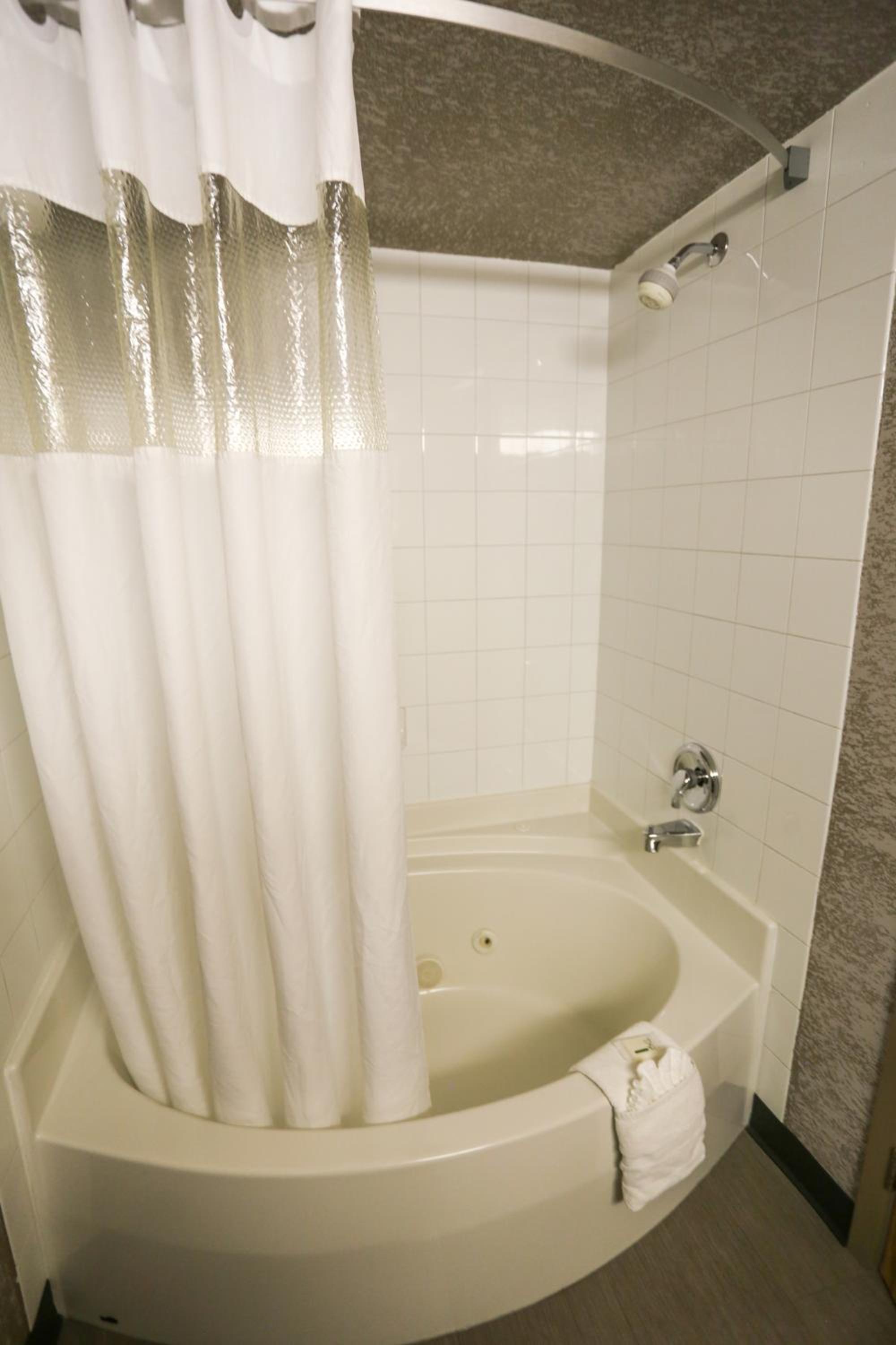 King One Bedroom Suite - Non-Smoking  - Photo 3