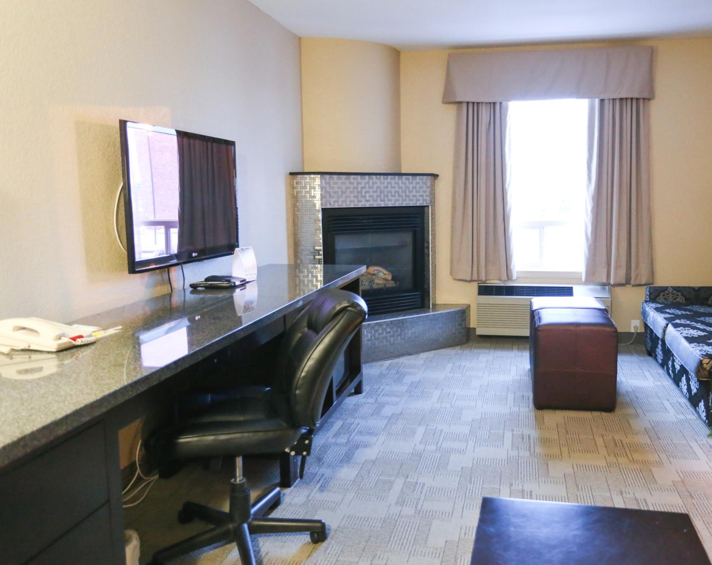 King One Bedroom Suite - Non-Smoking  - Photo 7