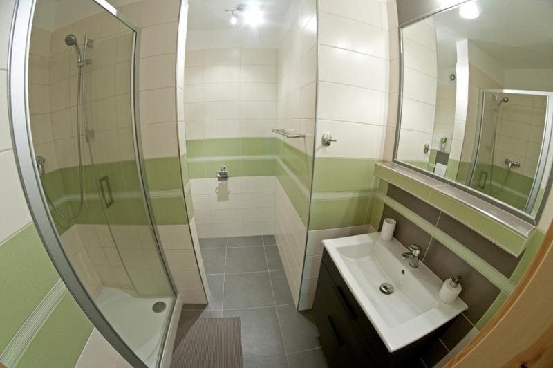 Quadruple Room with Private Bathroom photo 2