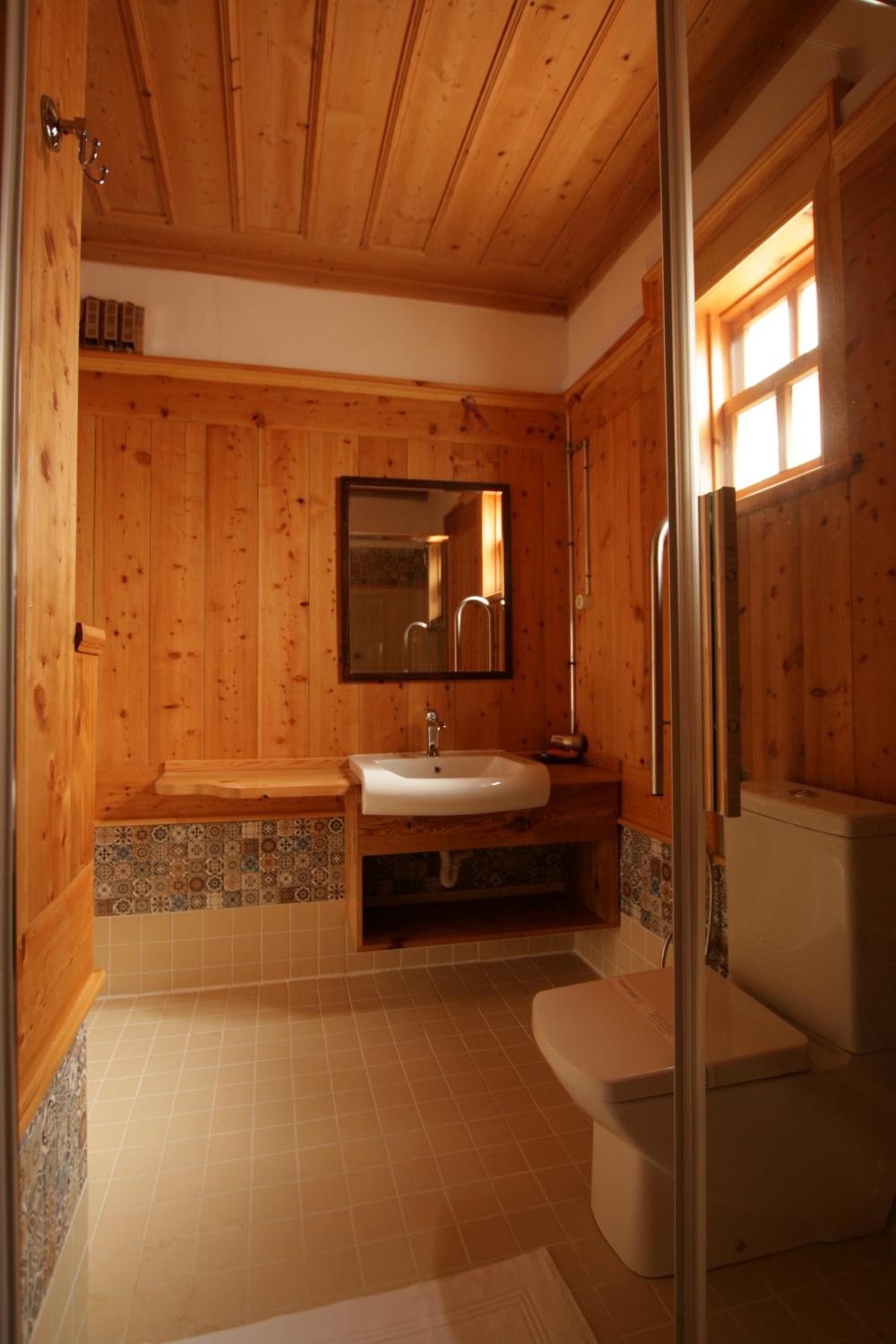 Double Room - Photo 12